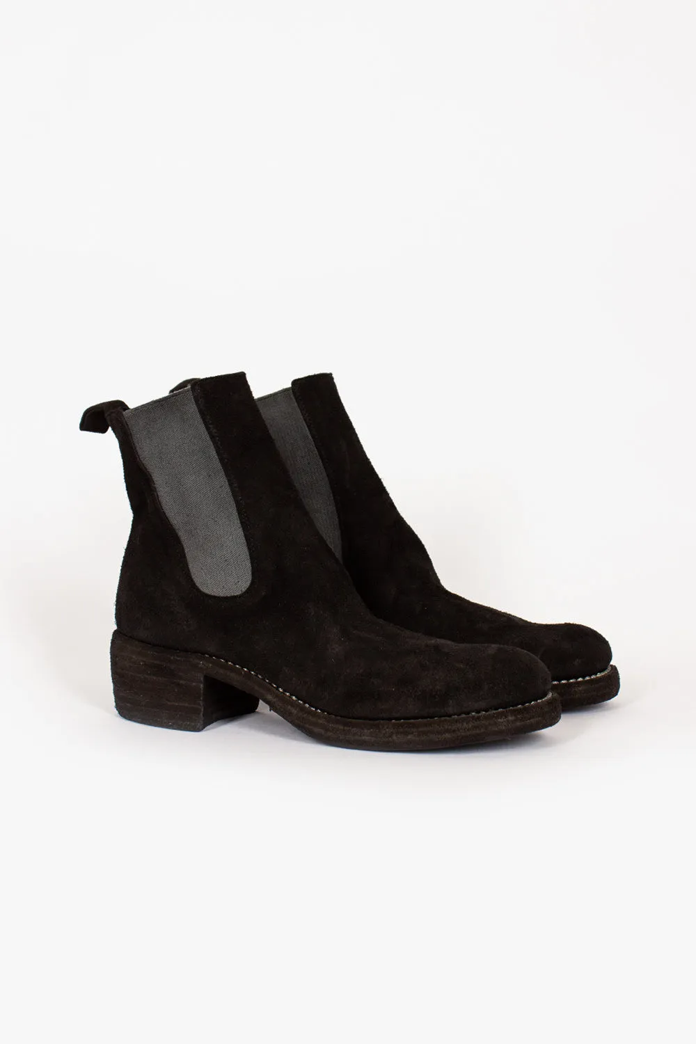 76Z Soft Horse Reverse Chelsea Boot Running