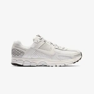 Nike | ZOOM VOMERO 5 SP  { VAST GREY/VAST GREY-BLACK-SAIL Tension Balanced Lacing Sneaker Retailers