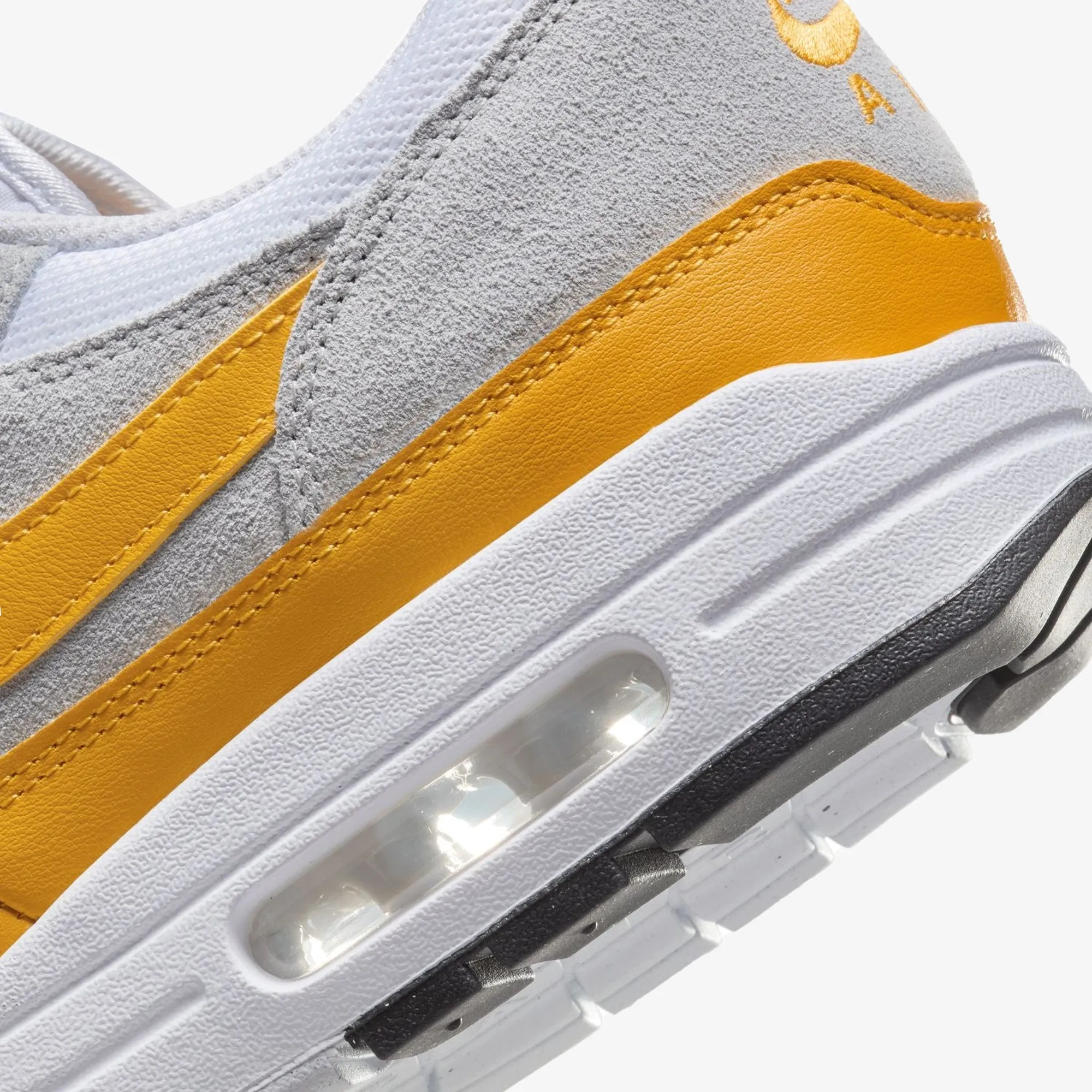 NIKE | AIR MAX 1 ESSENTIAL { WHITE/UNIVERSITY GOLD-PURE PLATINUM Ultra-soft comfort