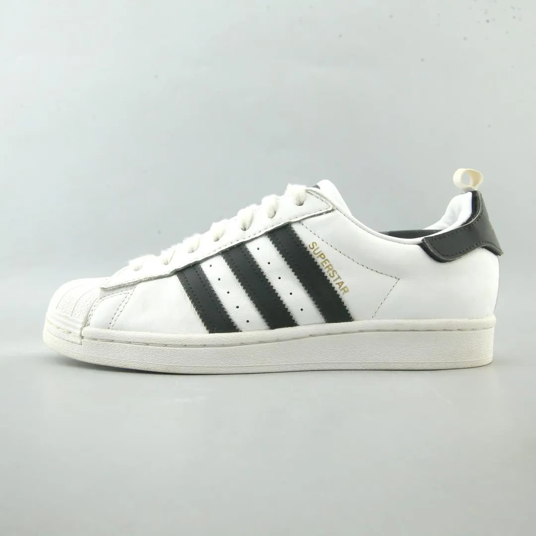 Bus stop ADIDAS SUPERSTAR SYDNEY