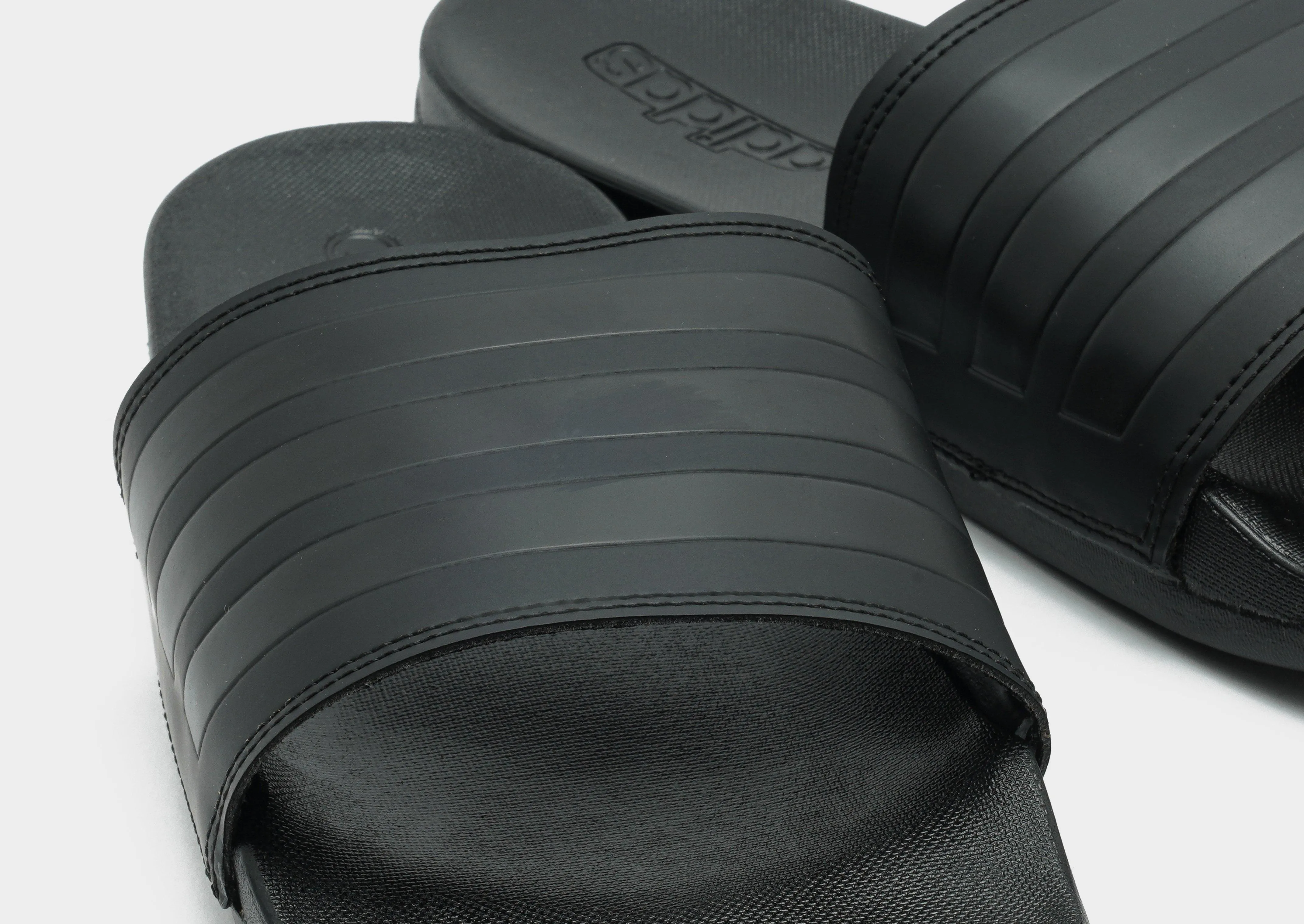 Fresh Design Adilette Comfort Slides