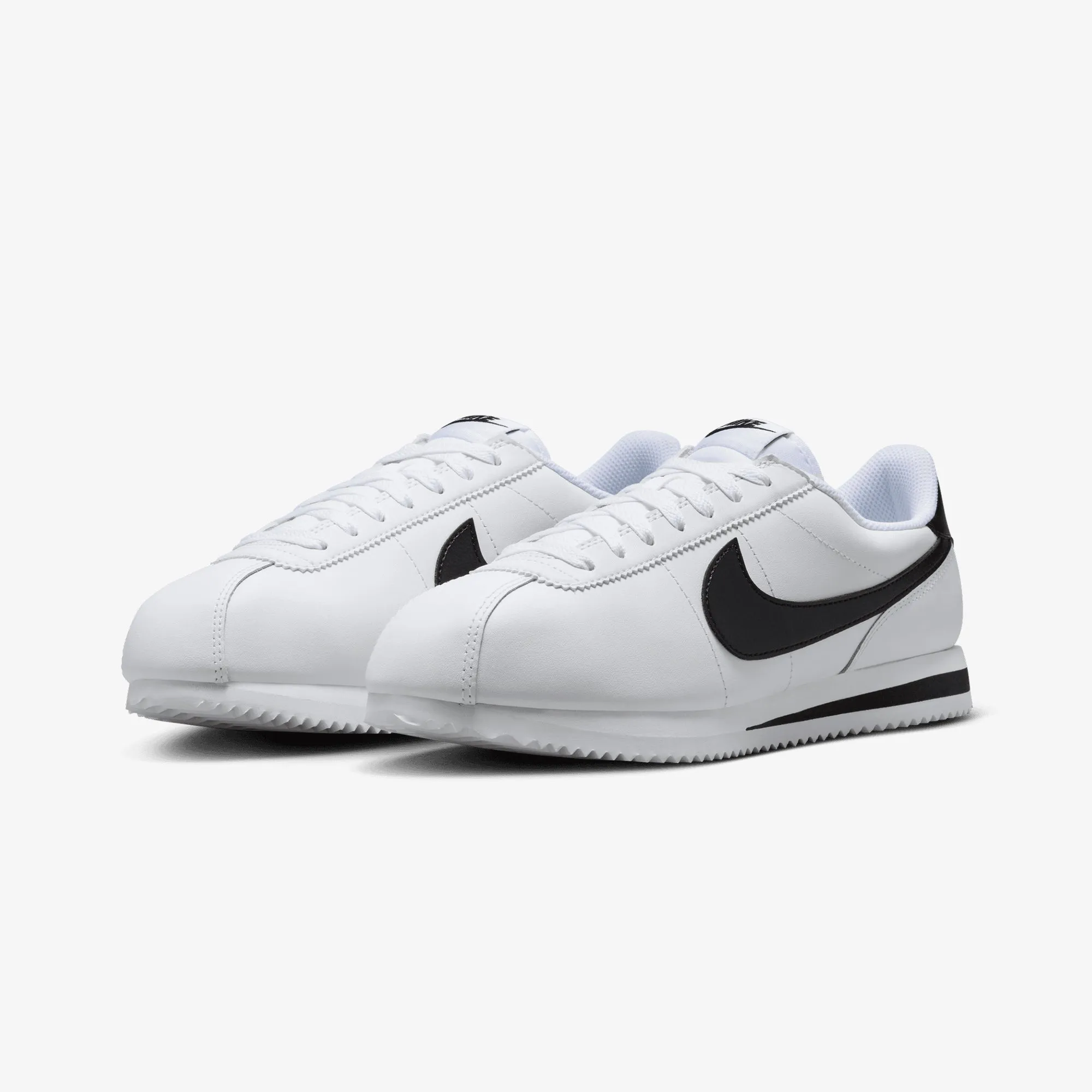 NIKE | CORTEZ LEATHER { WHITE/BLACK All-day shock absorption