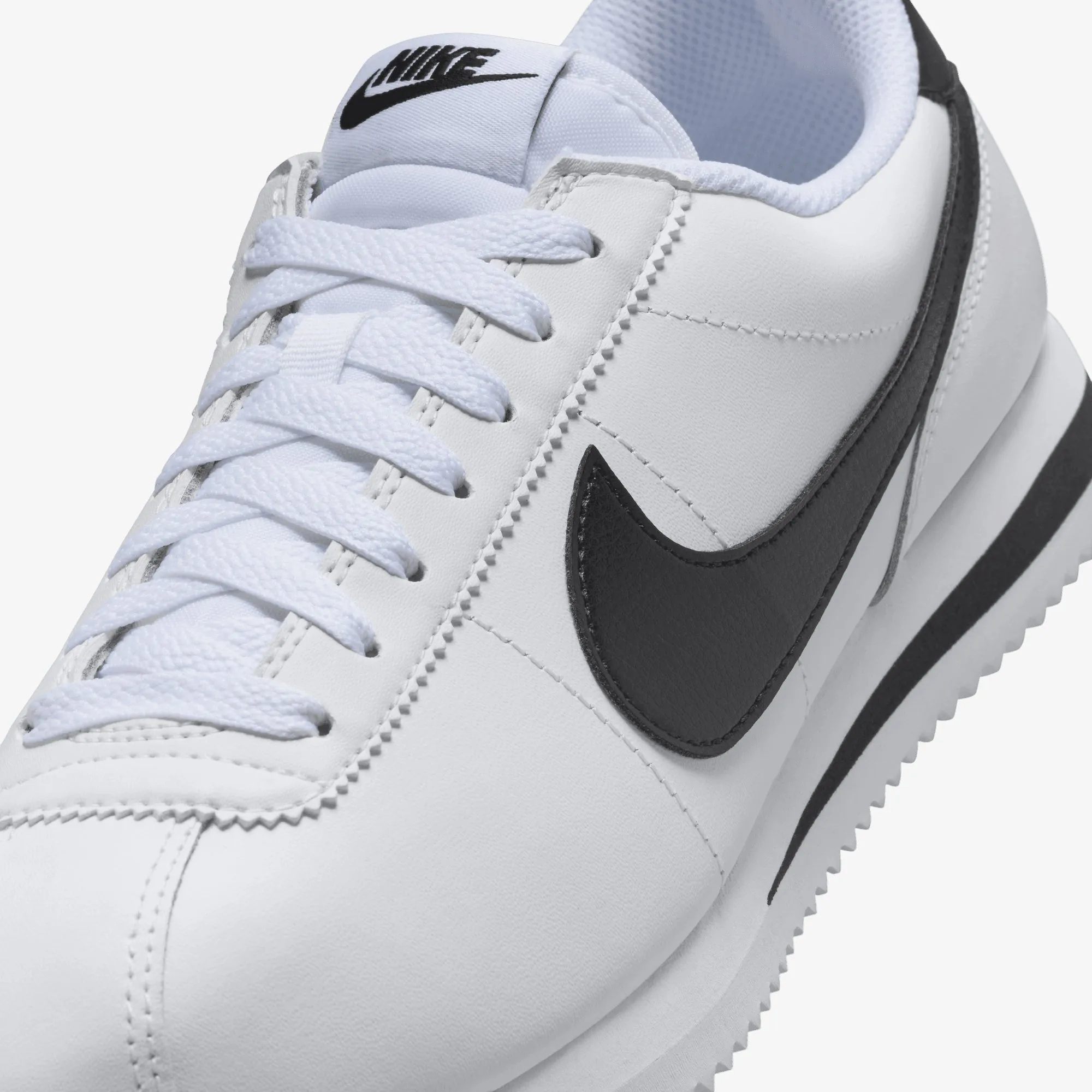 Non Slip Traction NIKE | CORTEZ LEATHER { WHITE/BLACK