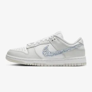 Dunk Women Low (Grey/White) Durable Lacing System