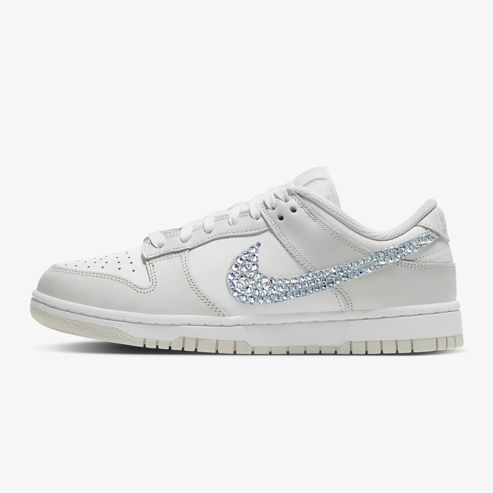 Dunk Women Low (Grey/White) Flexible Groove Outsoles