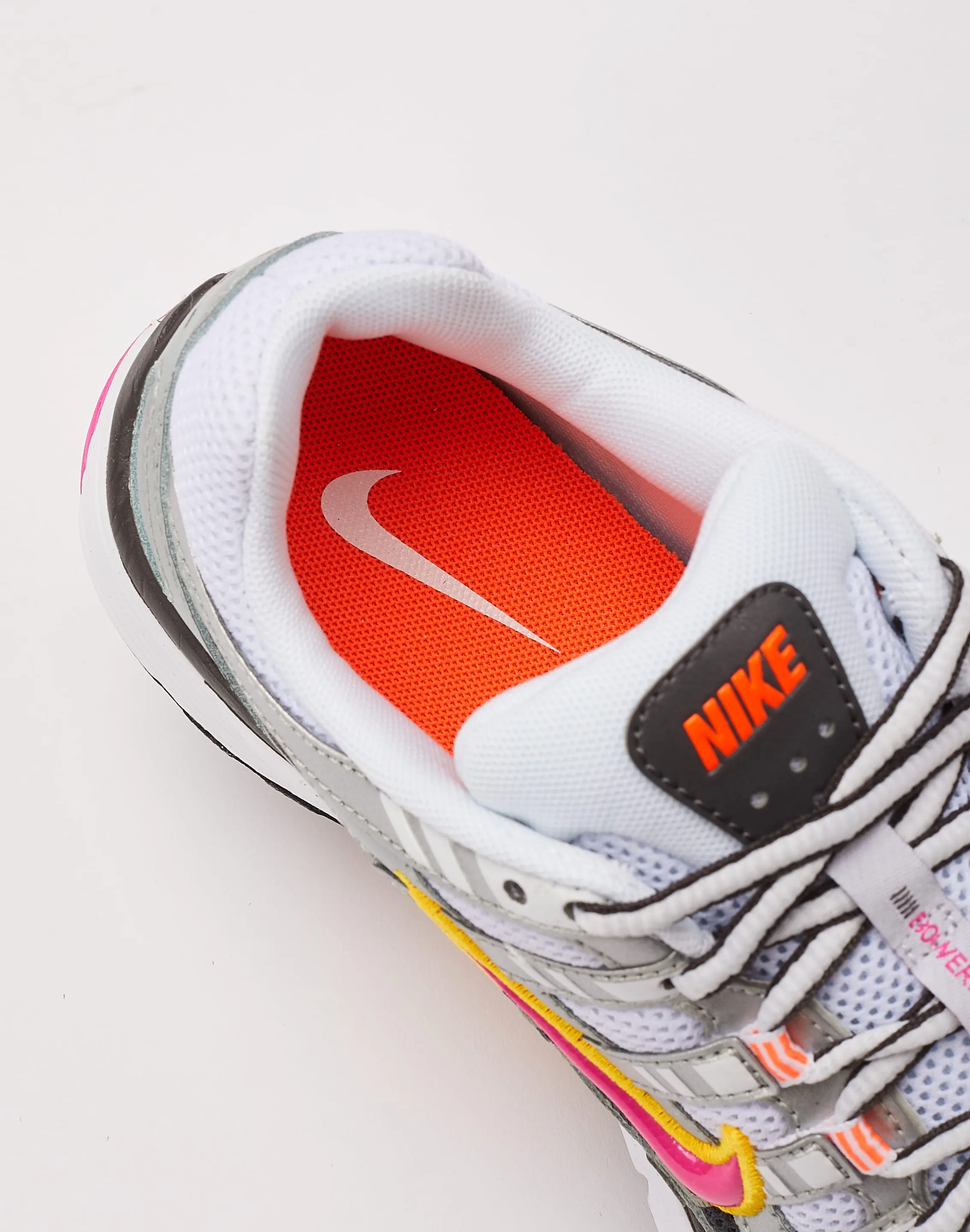 anti - microbial fabric running for balance Nike P-6000