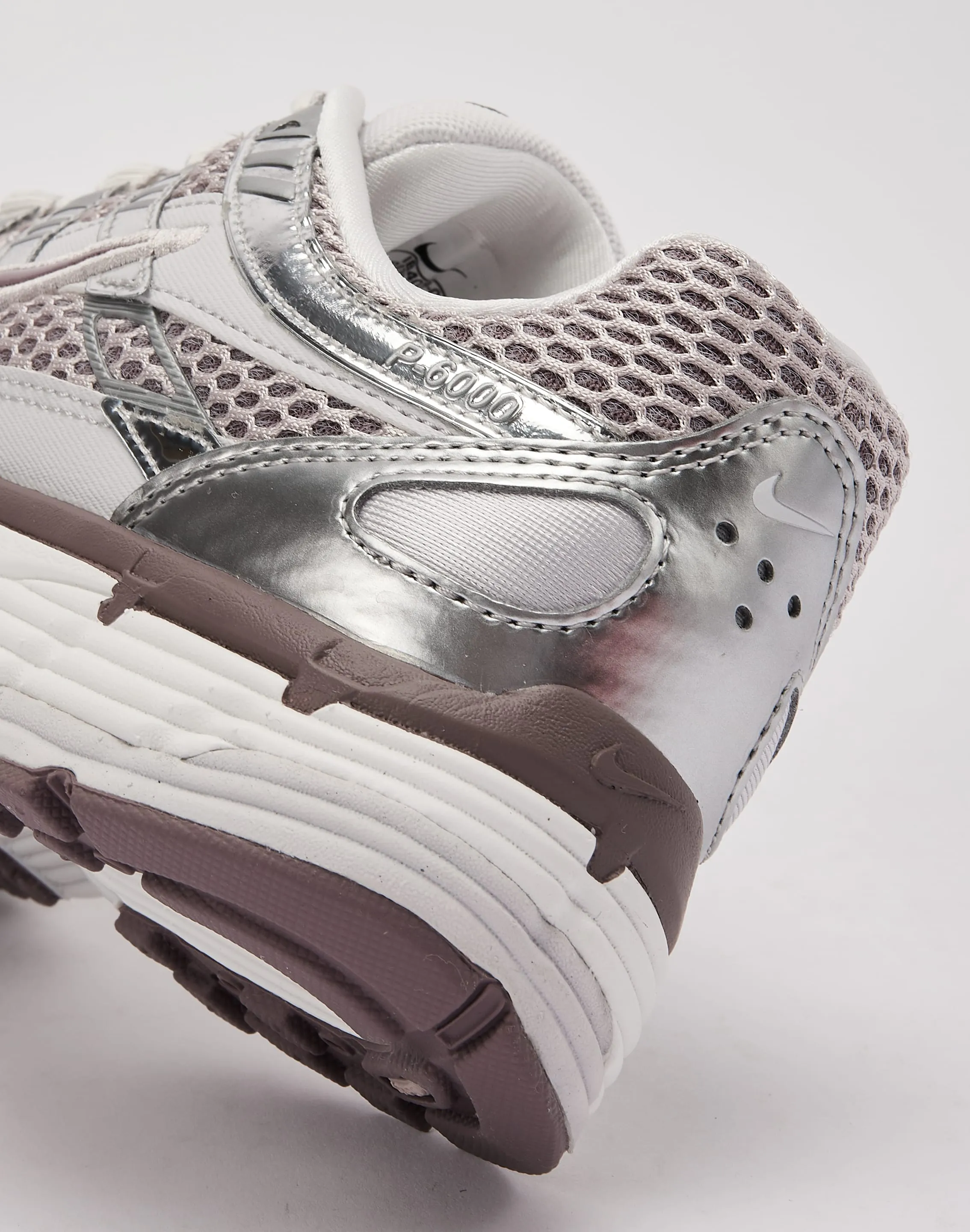 Easy to Carry Step Stability Nike P-6000