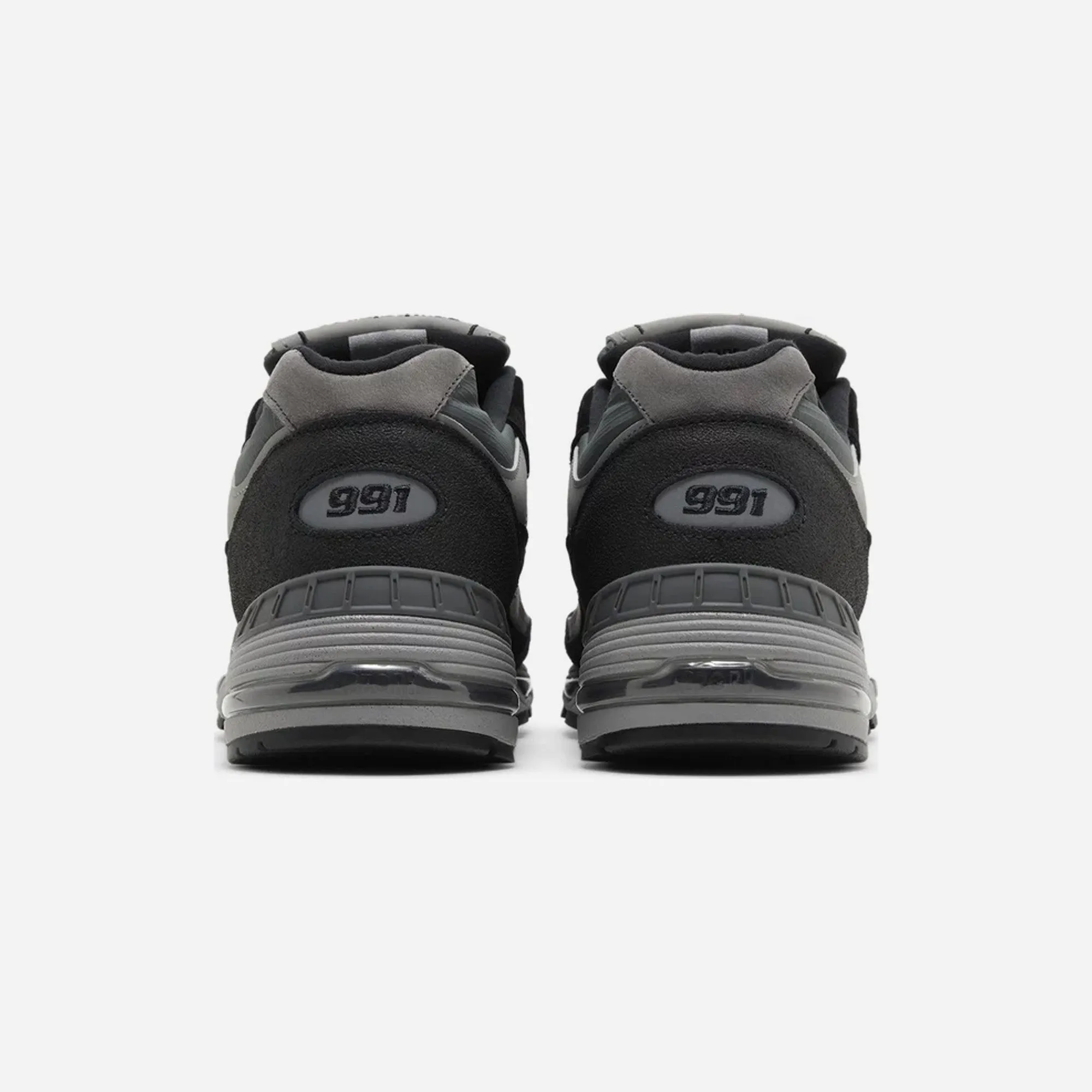 New Balance 1906R Made In England Urban Winter Pack Black plyometric - training