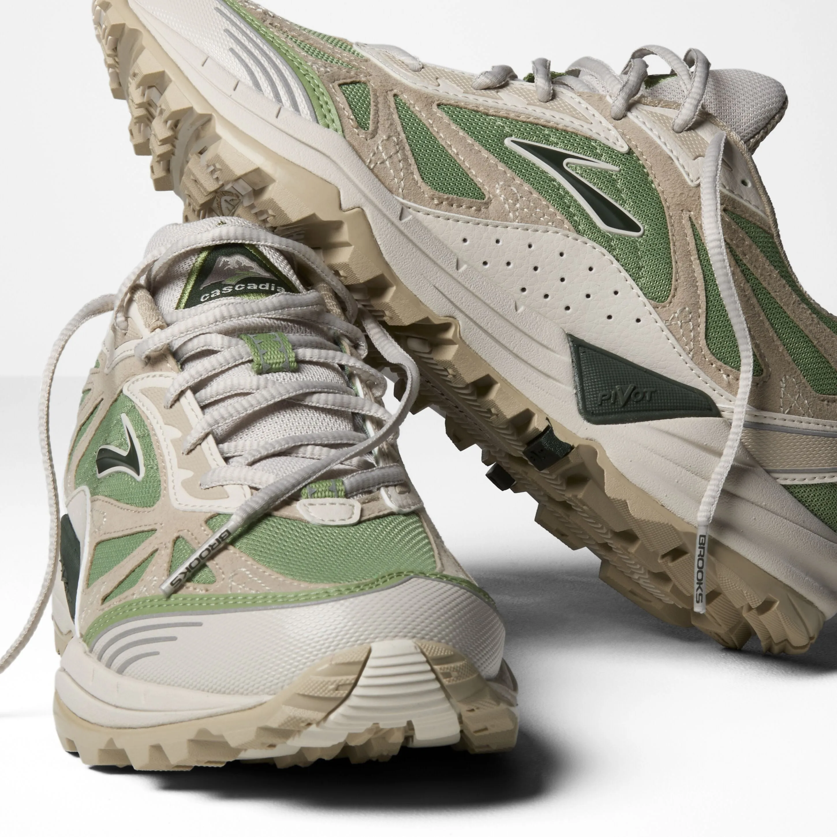 Brooks Cascadia 1 Street Mood Cushioned Base Busy Professionals