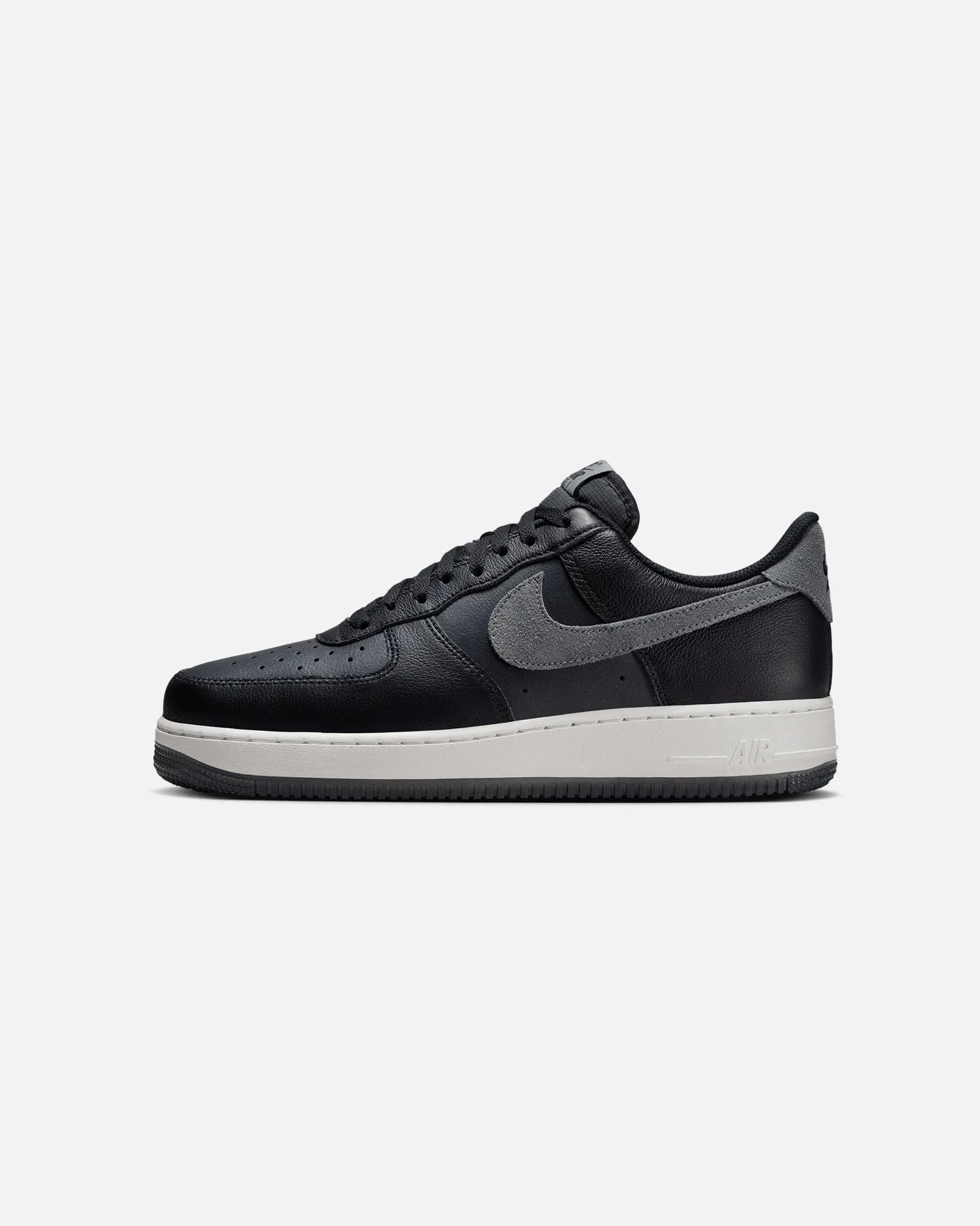 Anytime Go Nike Air Force 1 '07 LV8 Black/Smoke Green