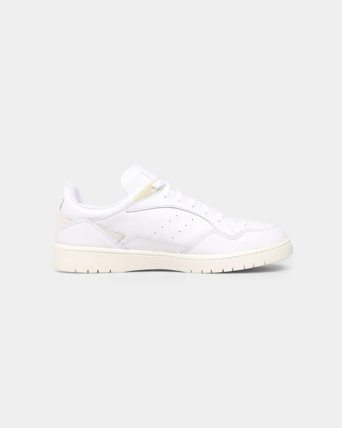 Autumn Cool Airy Design ASICS Skycourt White/Cream