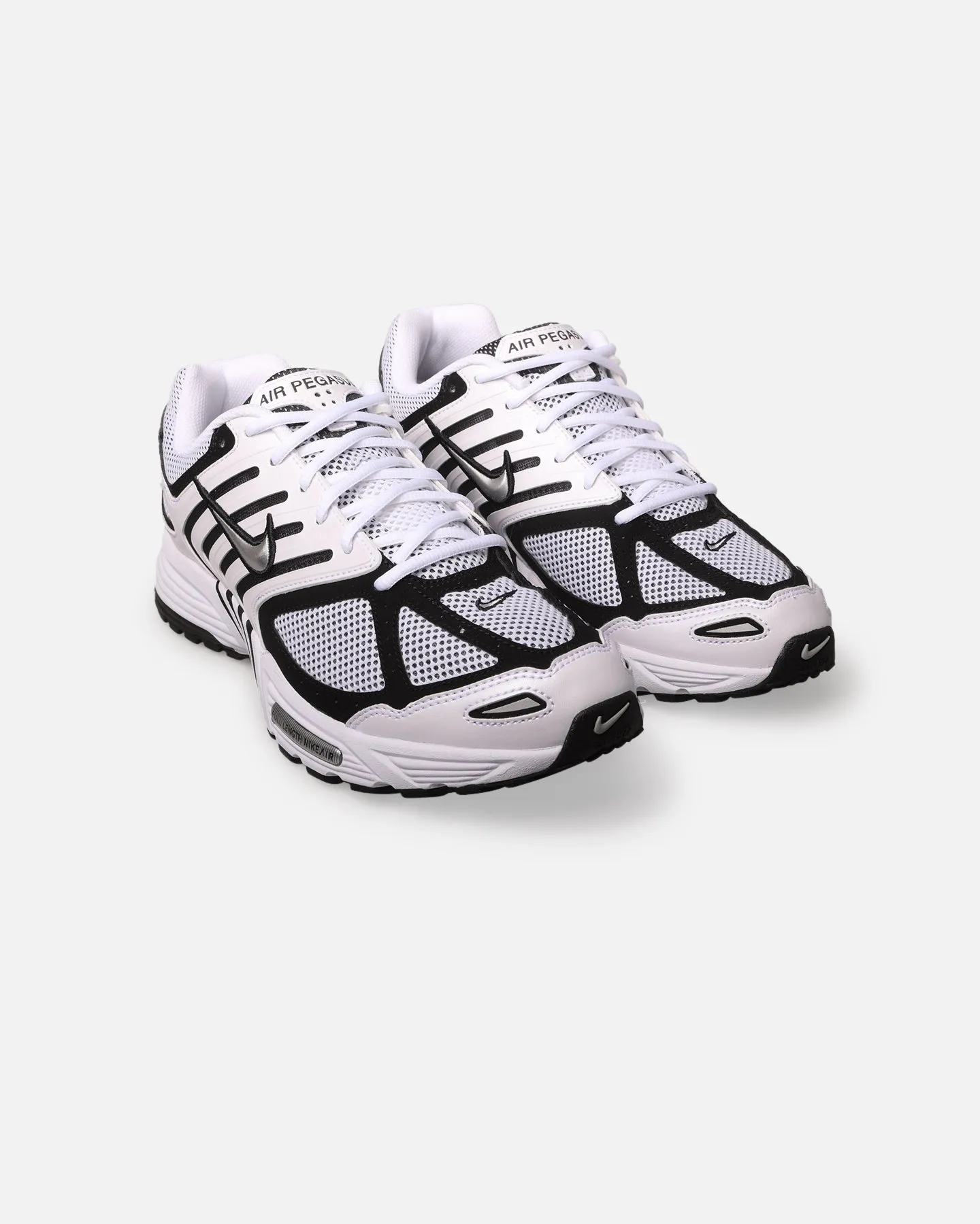 Nike Air Pegasus 2005 White/Metallic Slip Resistant Outsole Thermoregulating Material