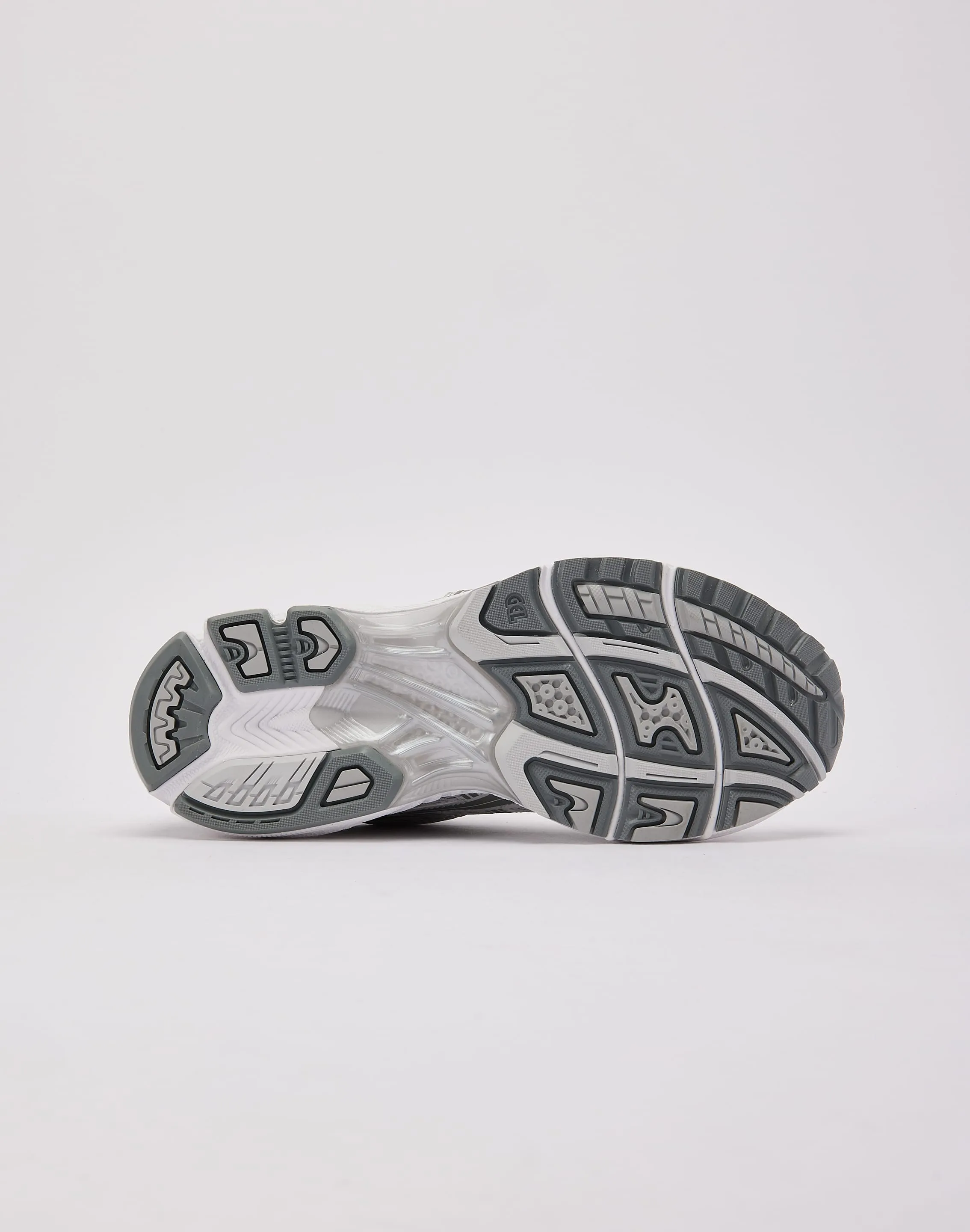 Asics GEL-KAYANO 14 running in the cold air - mesh shoes