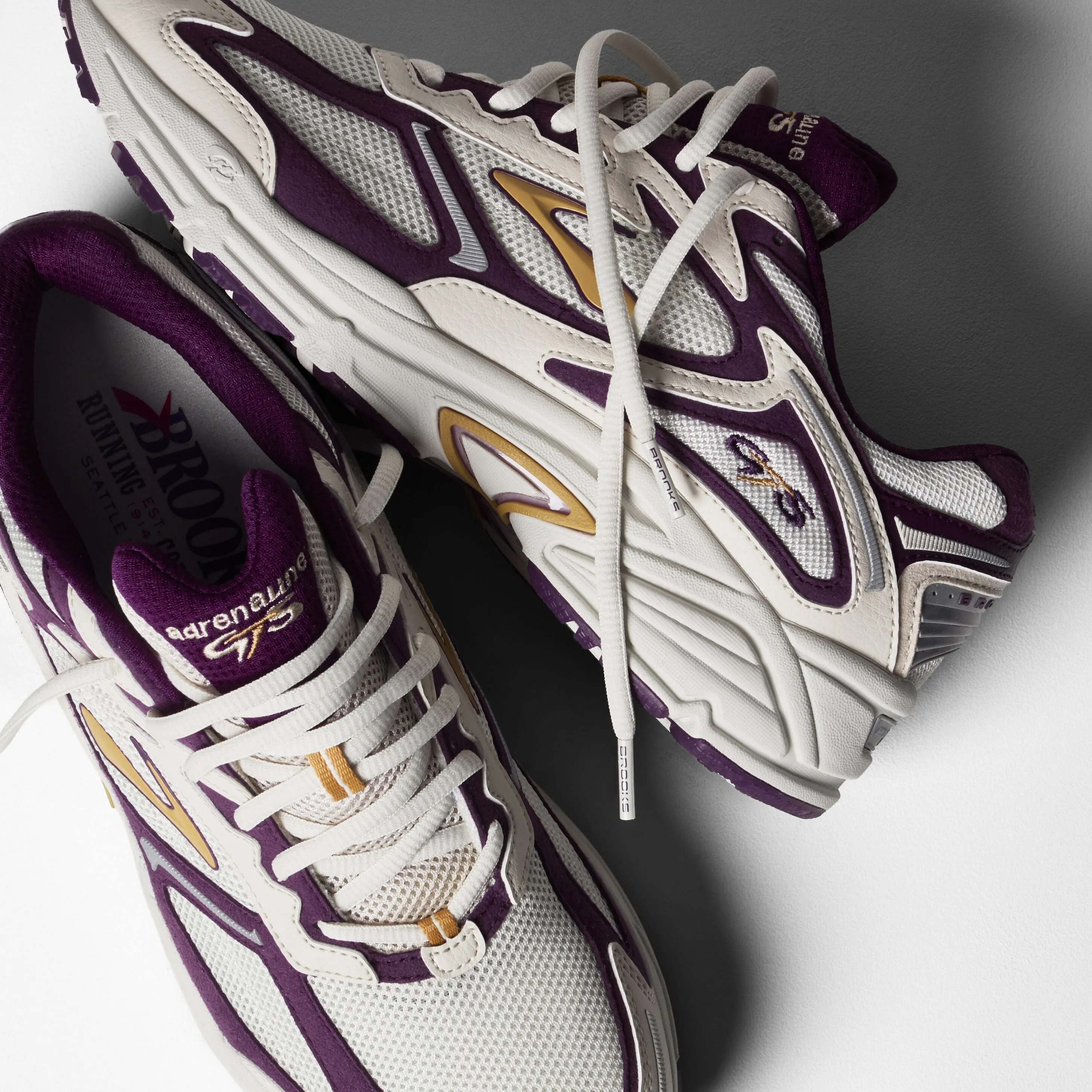 Brooks Adrenaline GTS 4 Clear Glow Free Pace