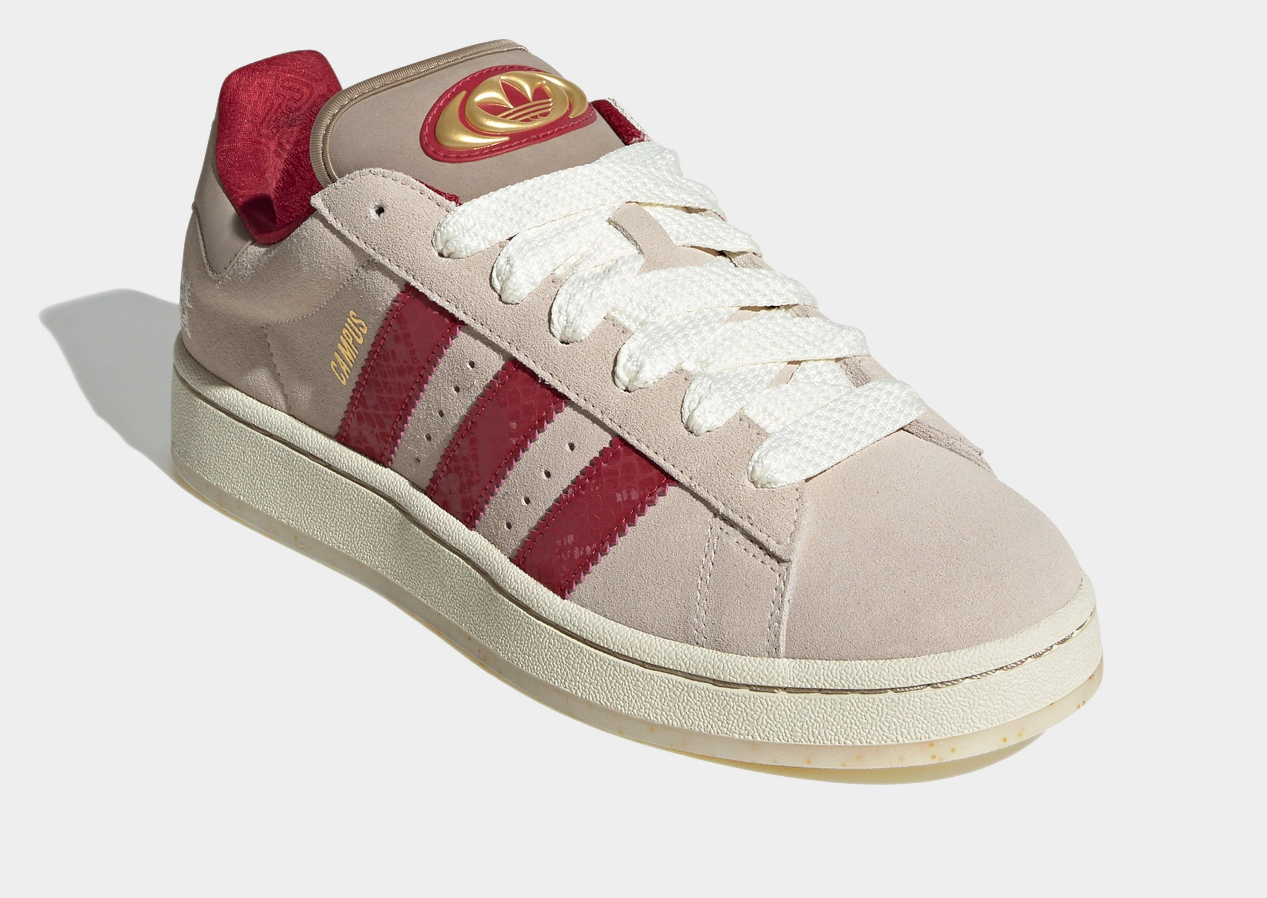 Picnic Mood Alley Path Campus CNY