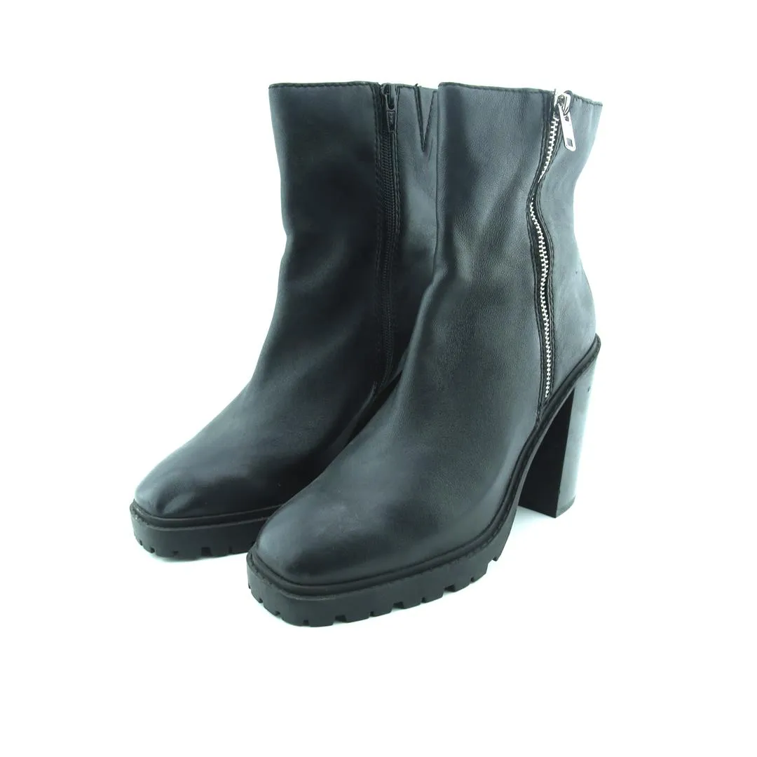 CHELSEA & VIOLET FALLA Stylish Fit