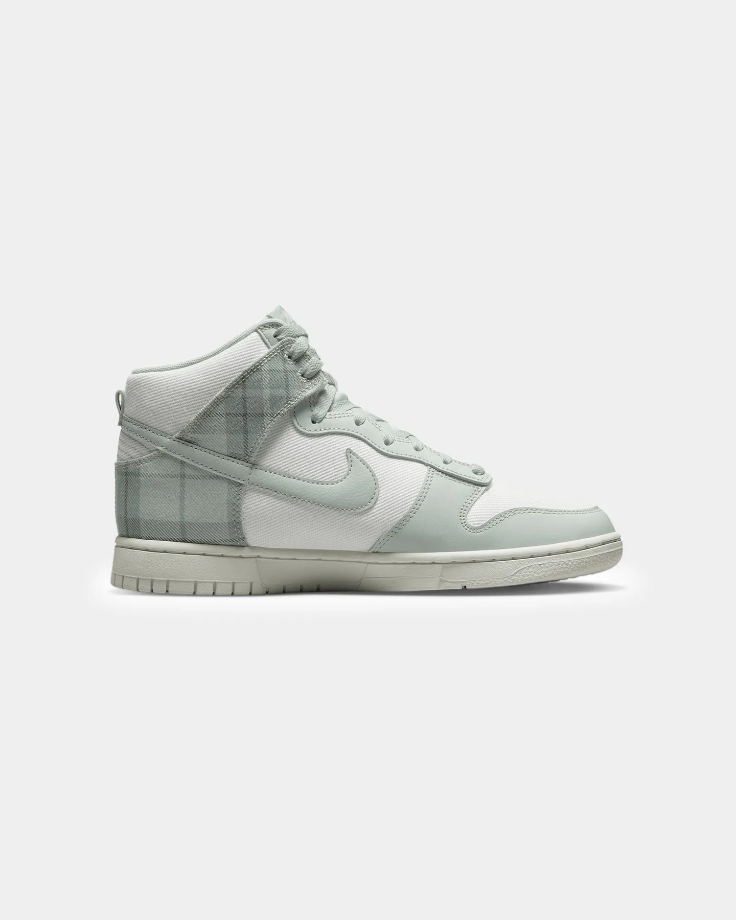 Sand Move Waterproof Standing All Nike Dunk High Retro SE "Plaid" Summit White