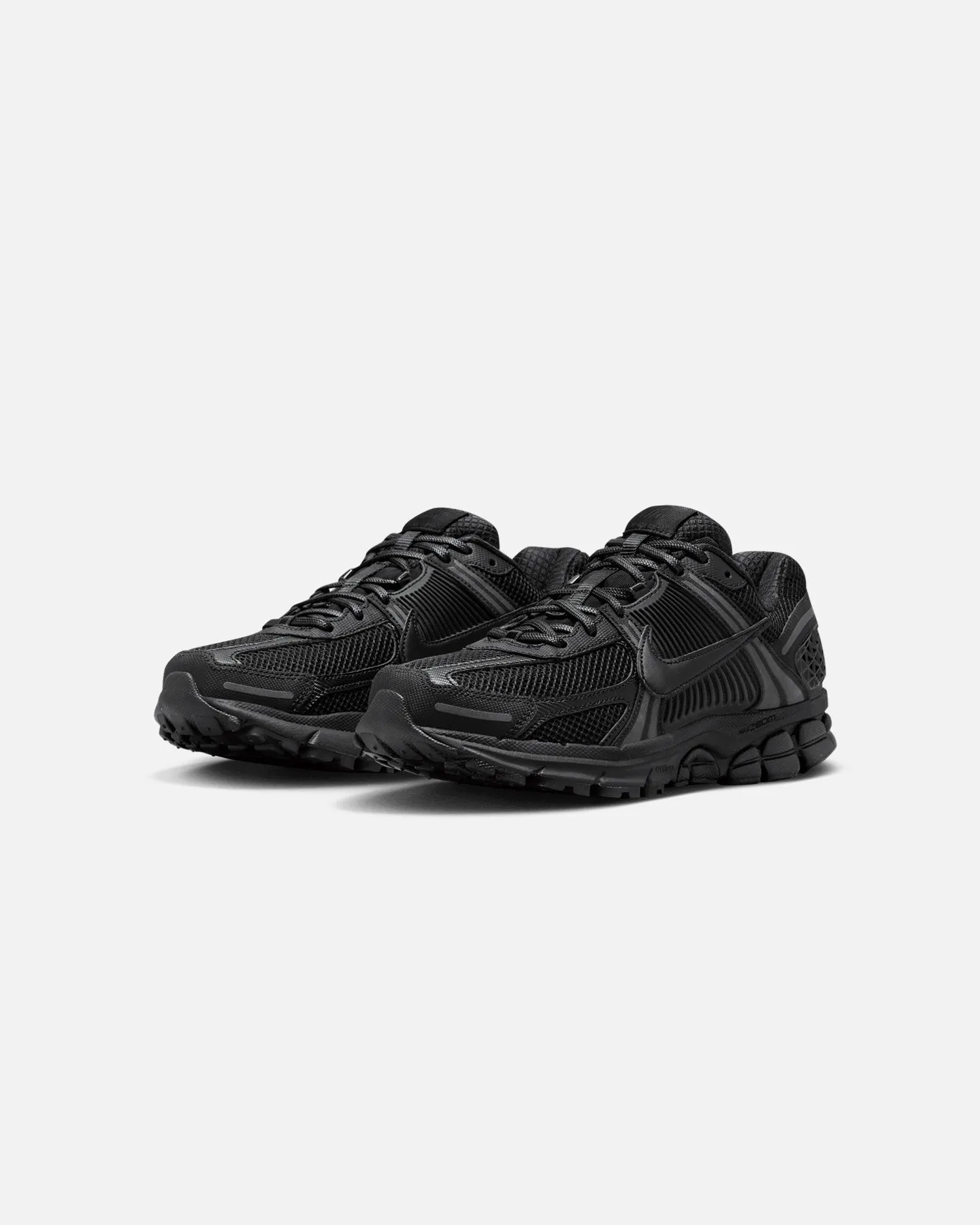Nike Zoom Vomero 5 Black/Black Ventilation holes Cold Safe