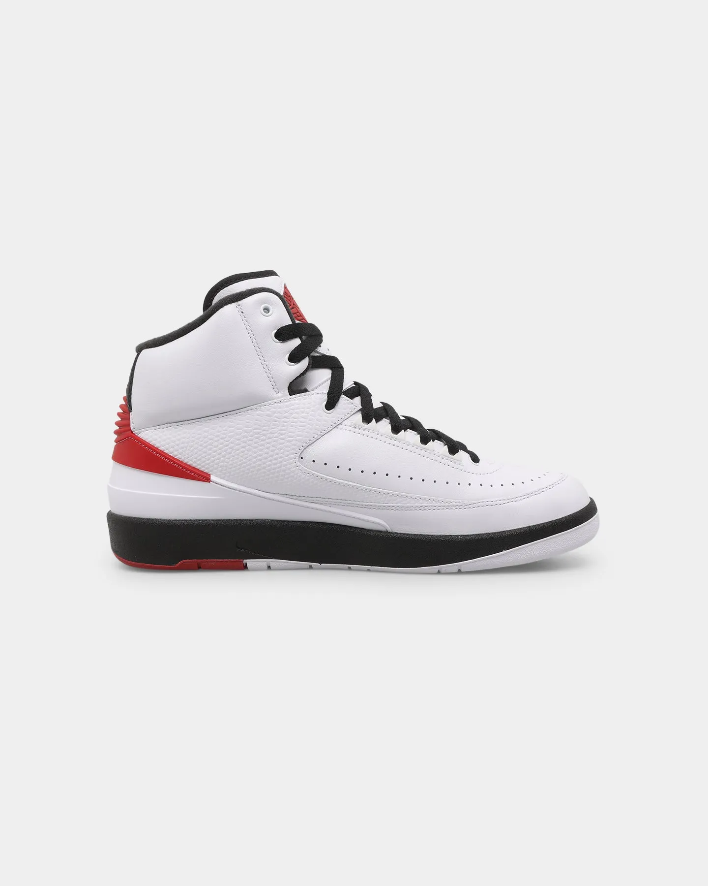 Jordan Air Jordan 2 Retro "Chicago" White/Varsity Red Heat Sealed Seams Agility Focus