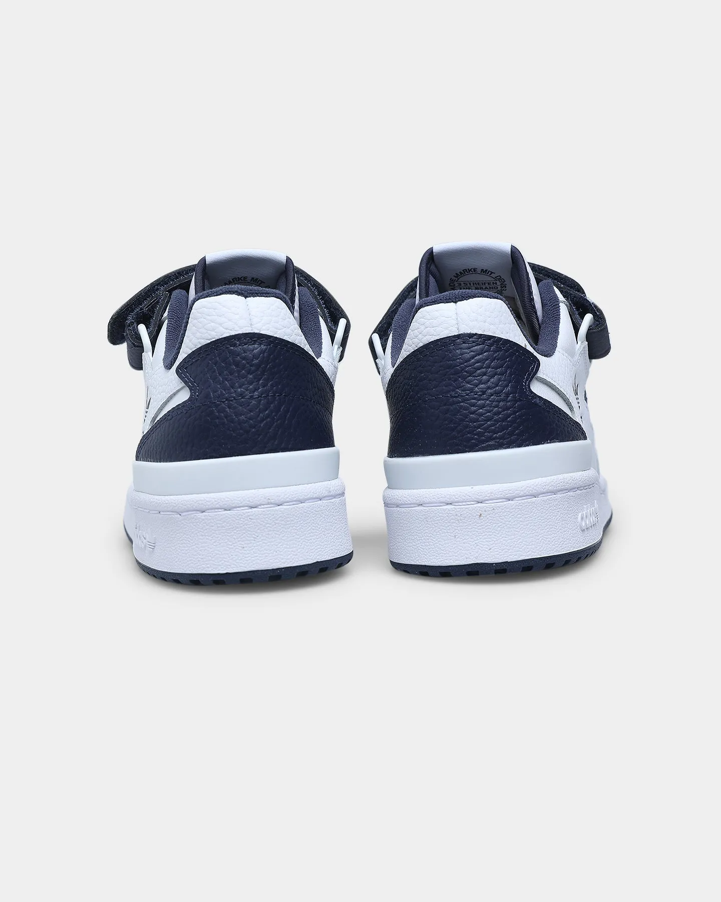 Adidas Forum Low Cloud White/Shadow Navy/Cloud White River Cross Dinner Look