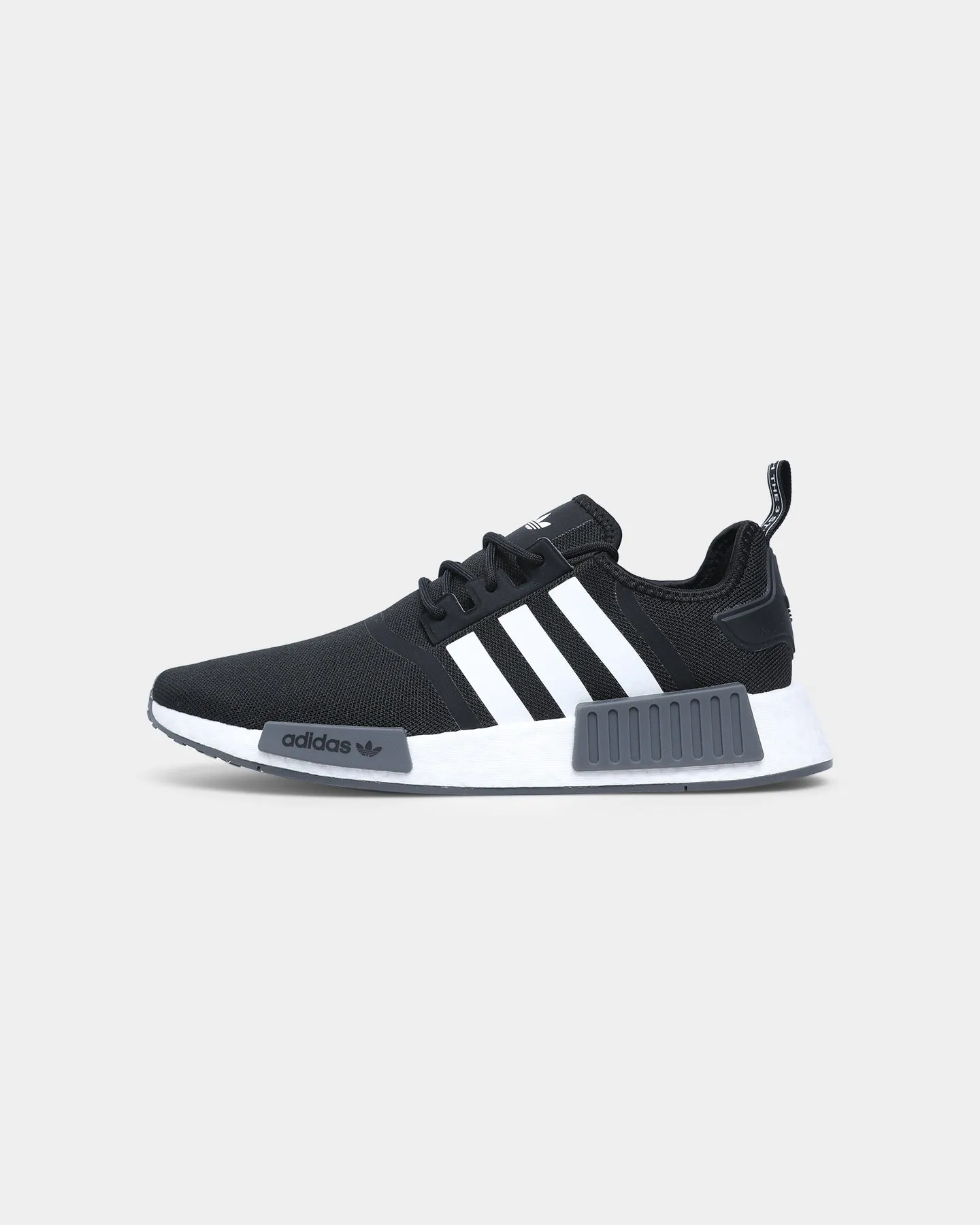 Dinner Look Adidas NMD_R1 Primeblue Black/White/Grey