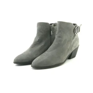 DREAM PAIRS  . Chic Boots