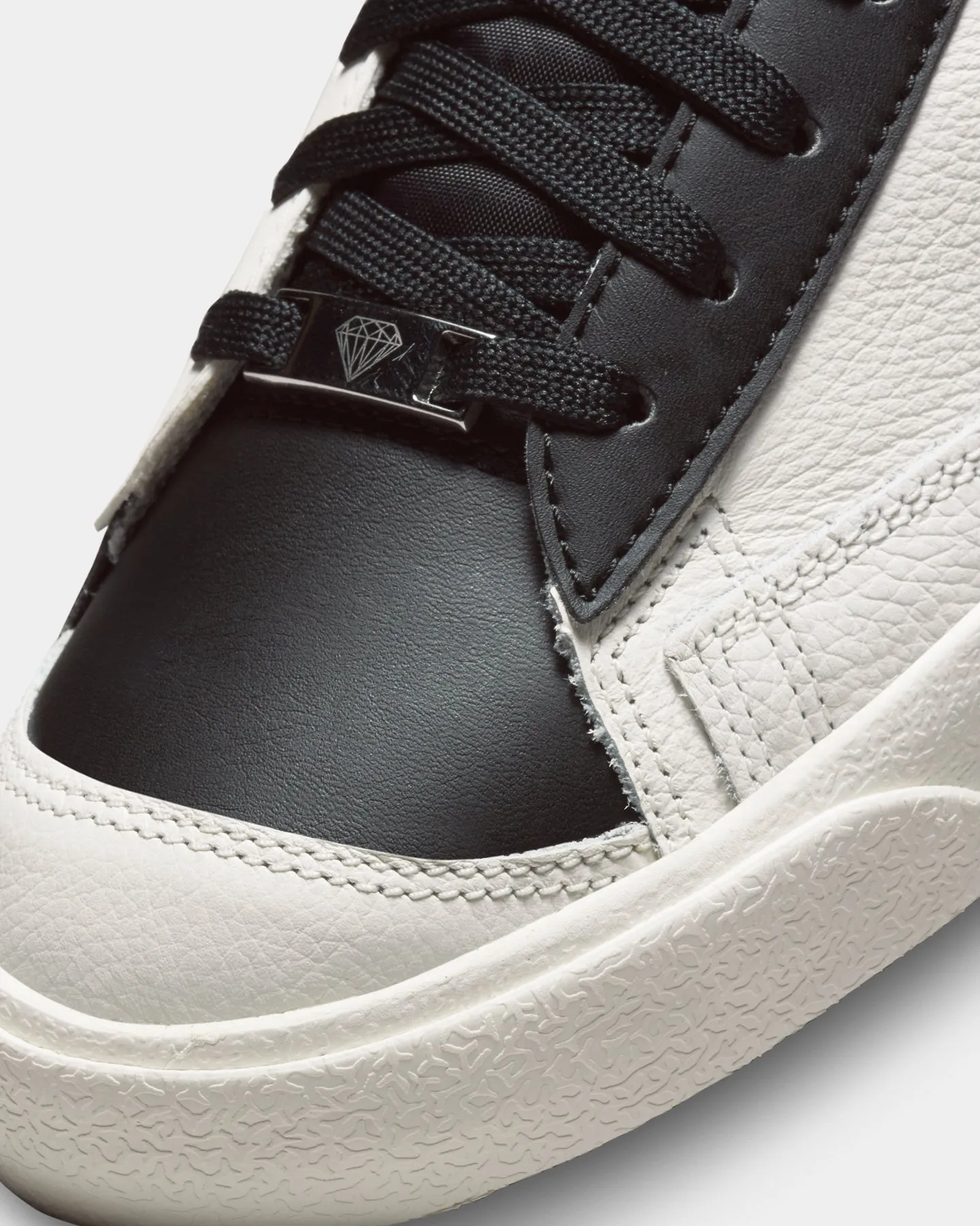 Nike Blazer Mid '77 EMB Sail/Black Hero Walk Comfort Lining