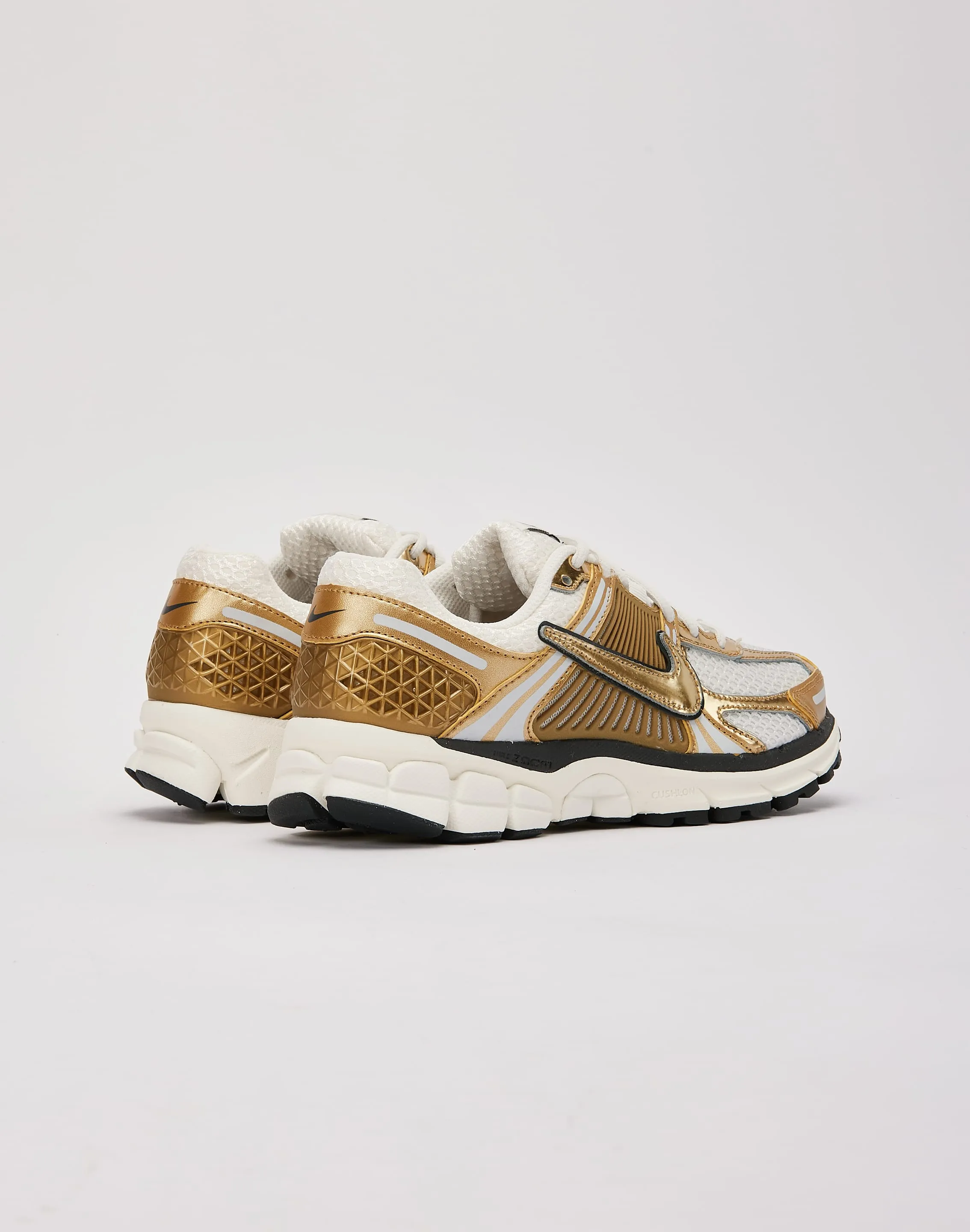 Nike Zoom Vomero 5 Half - size up