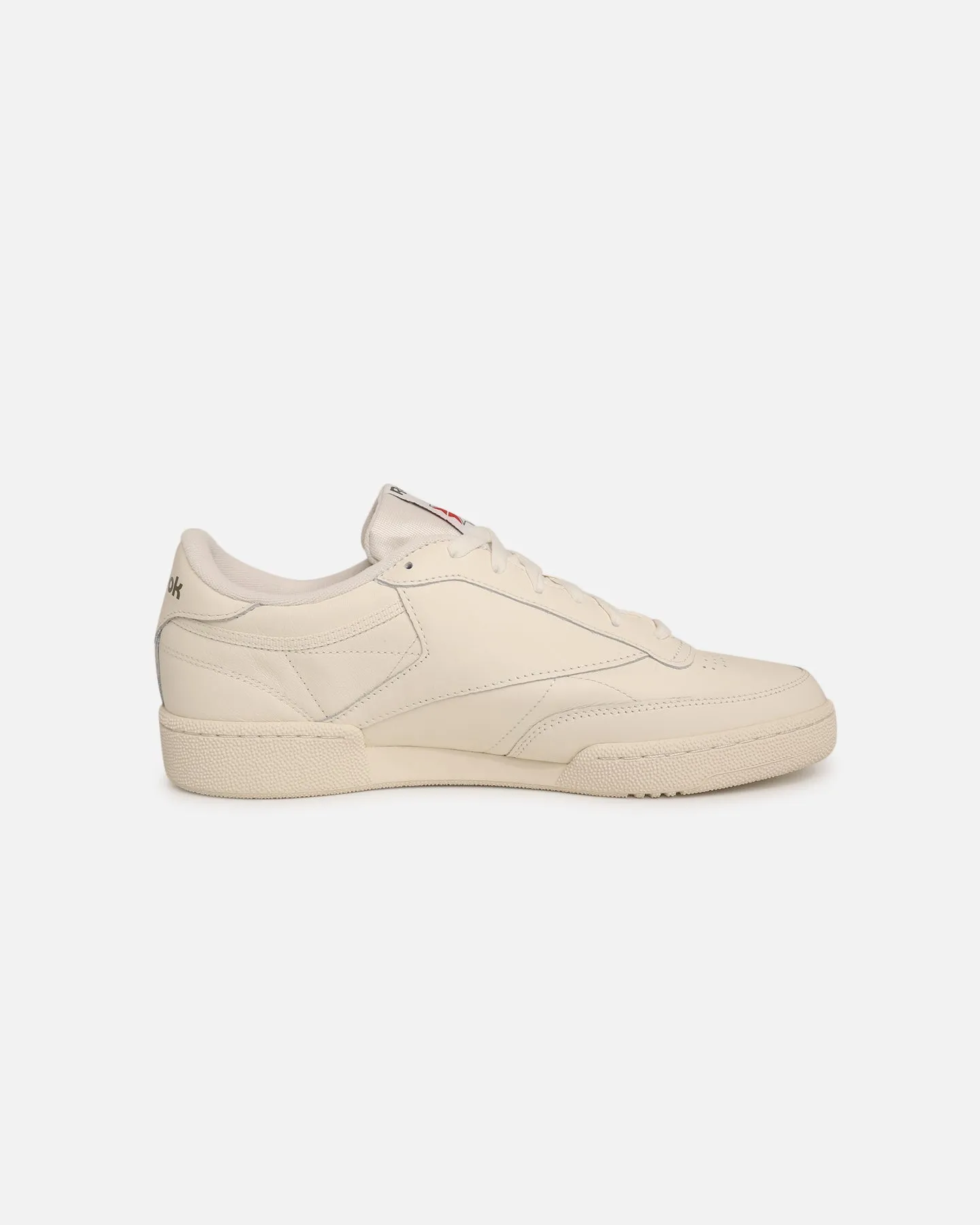 Run Friendly Pull Tab Reebok Club C 85 Chalk