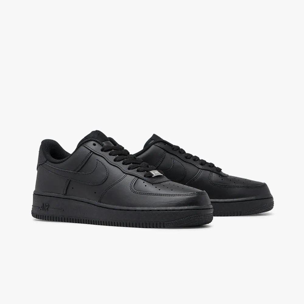 Nike Air Force 1 '07 Black / Black daily runner