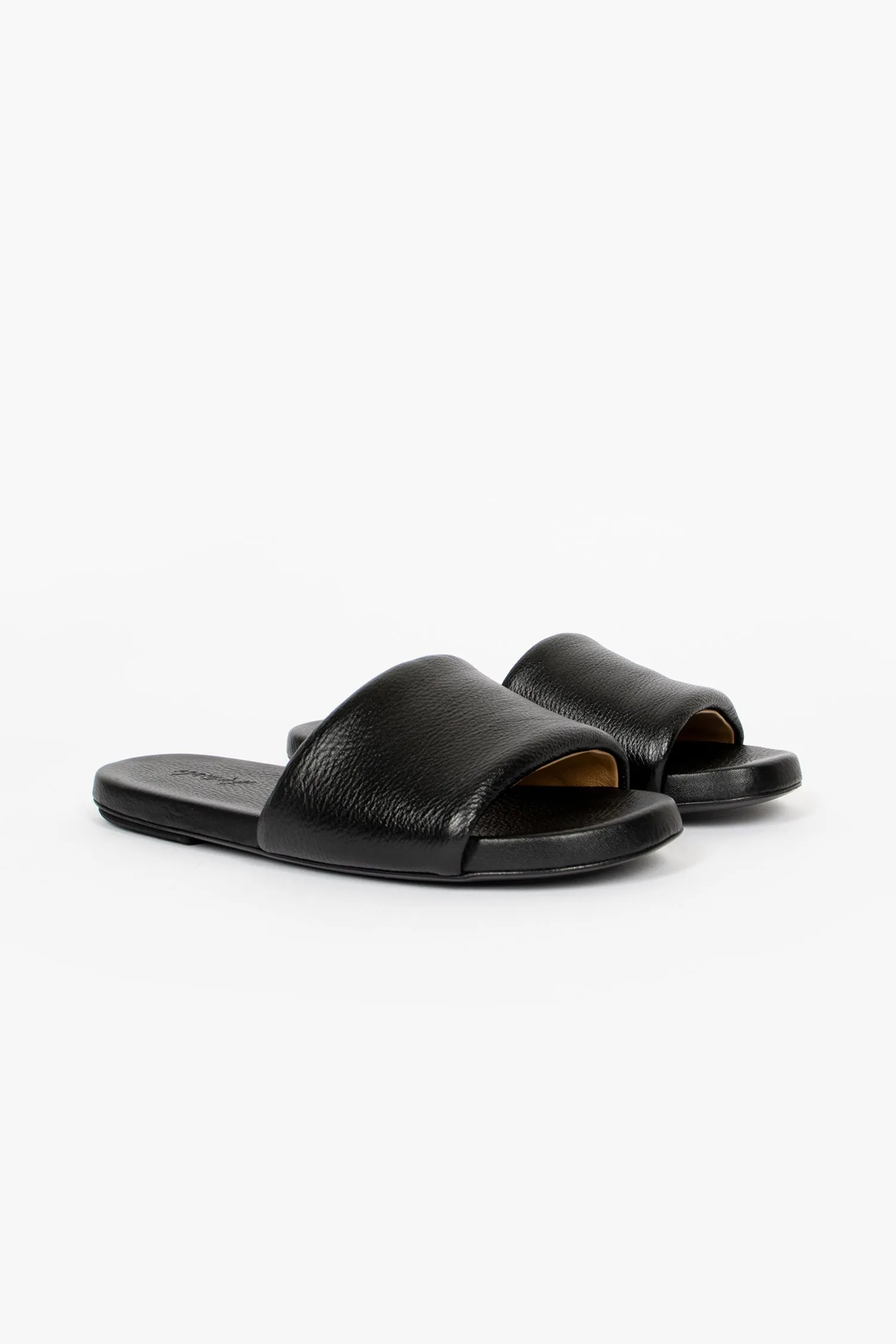 Month Strong Comfort collar Spanciata Slide Sandal Black