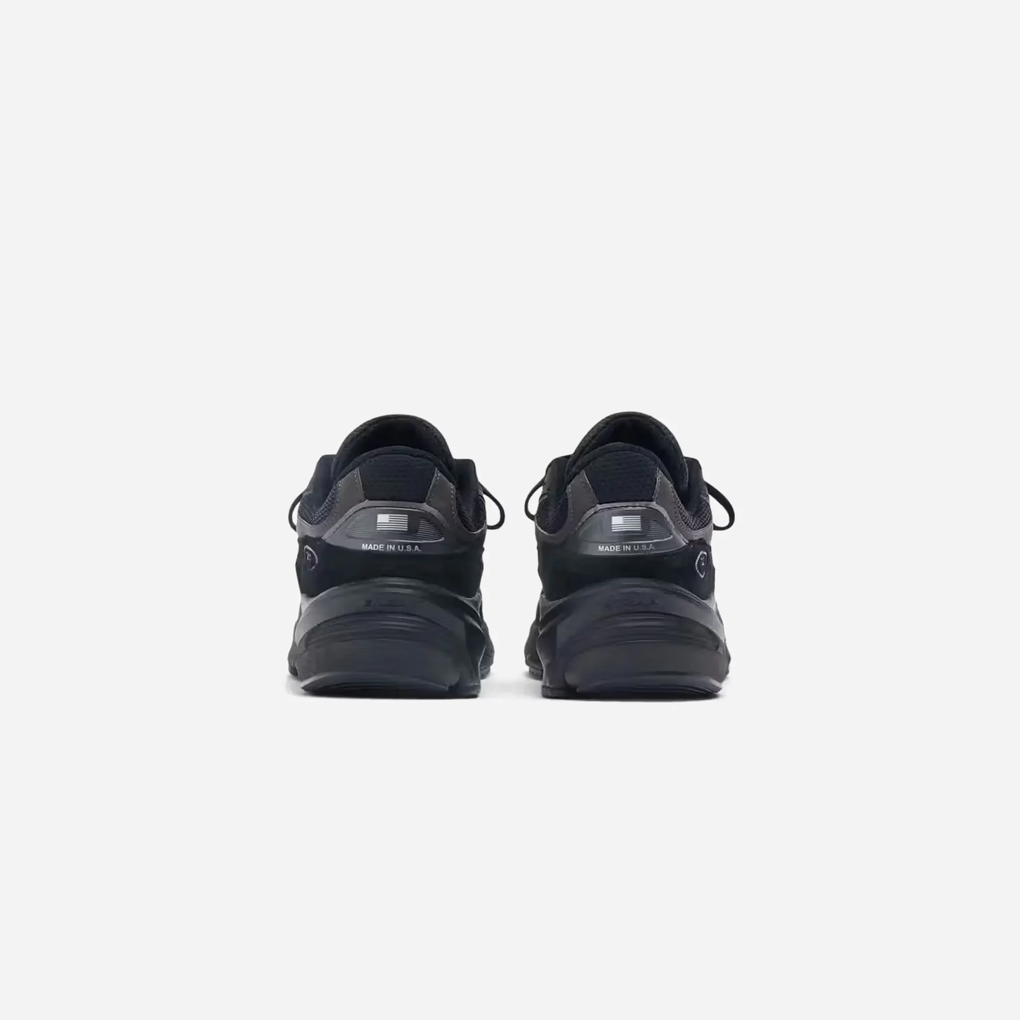 dark shoes New Balance 990v6 Triple Black