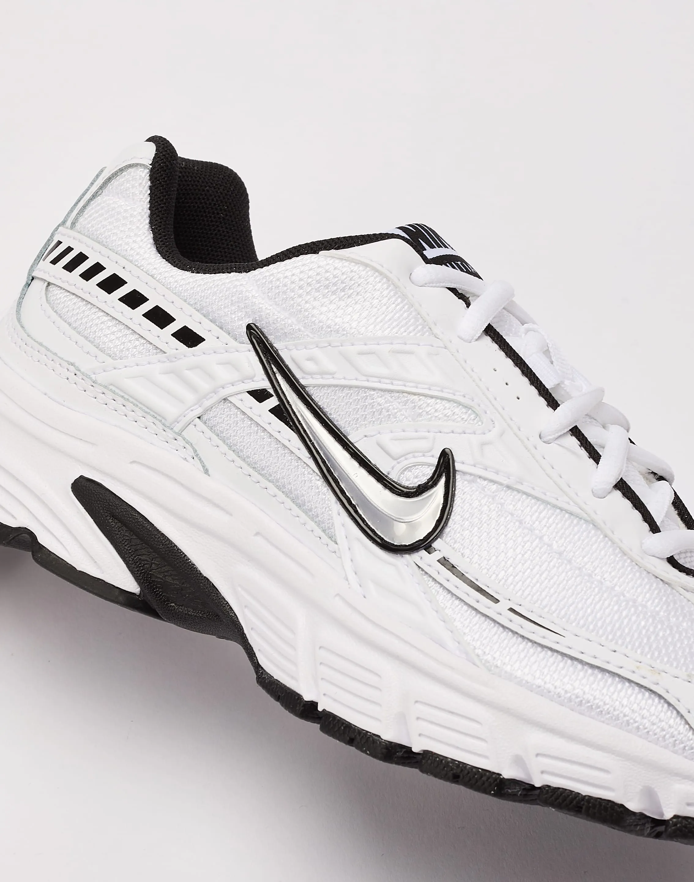 night runs running in the heat Nike Initiator