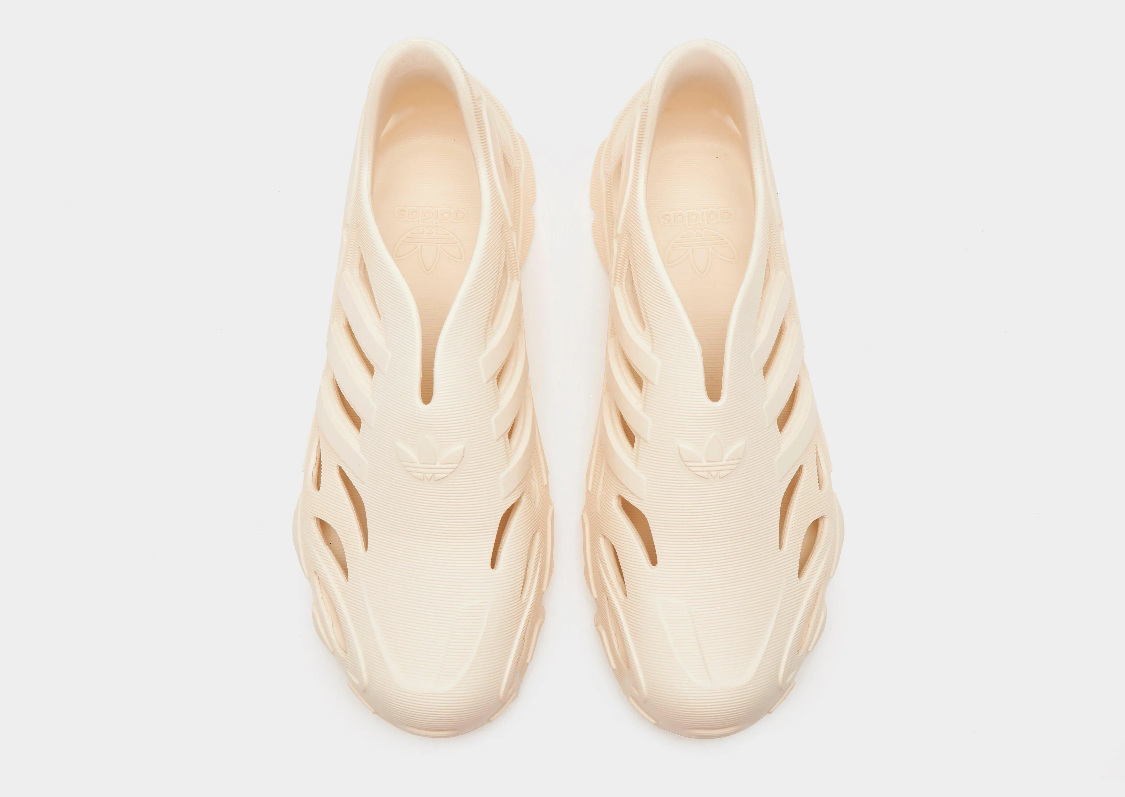 Adifom Supernova shoe style