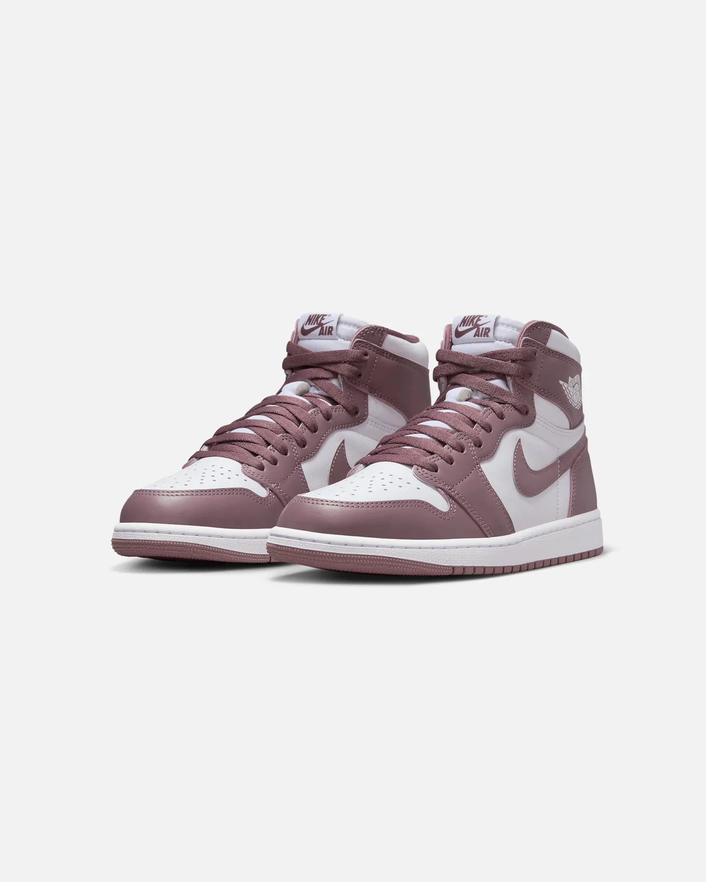 Flexible Fit Frequent Travelers Jordan Air Jordan 1 Retro High OG White/Sky J Mauve