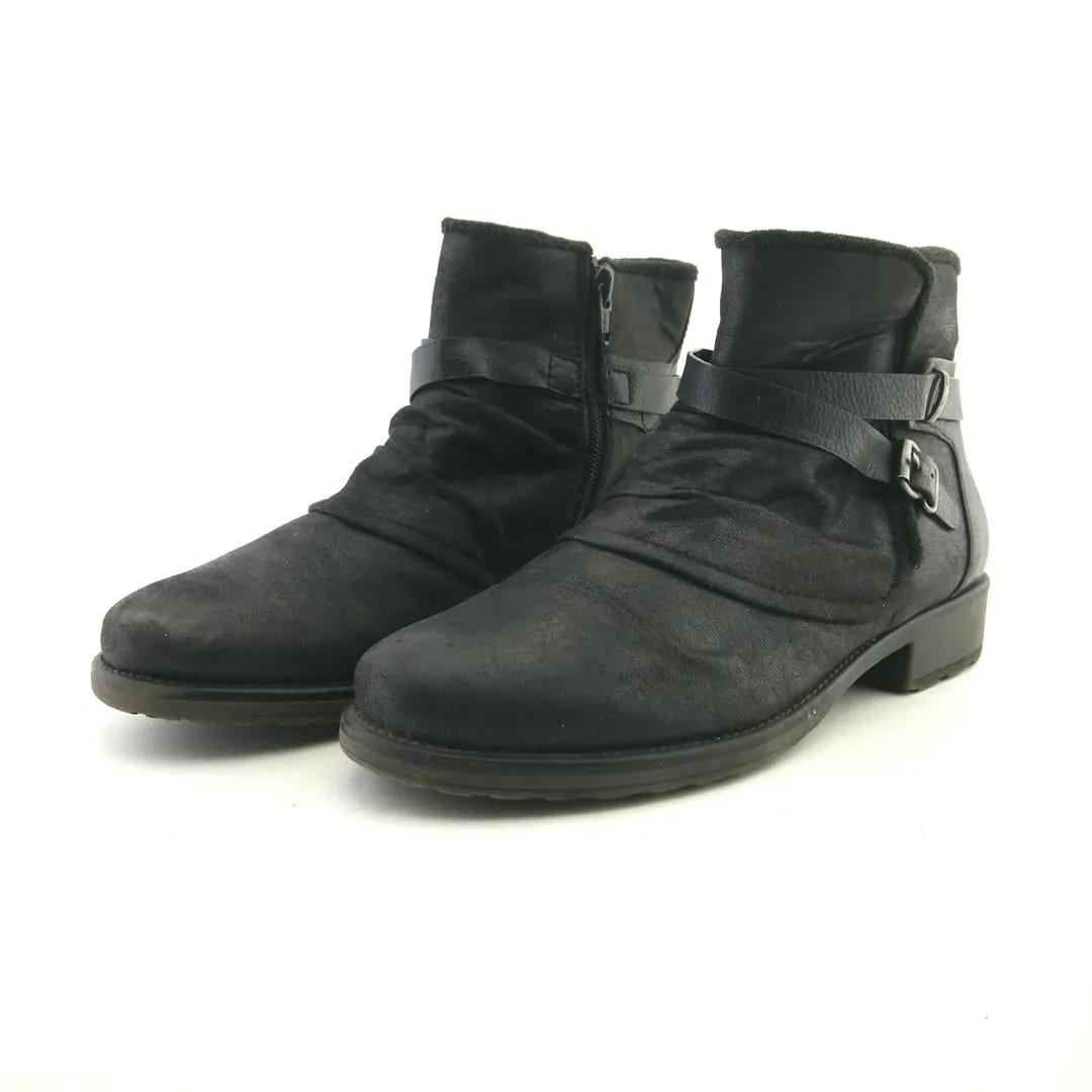 Practical Fashion BARETRAPS SELYNA