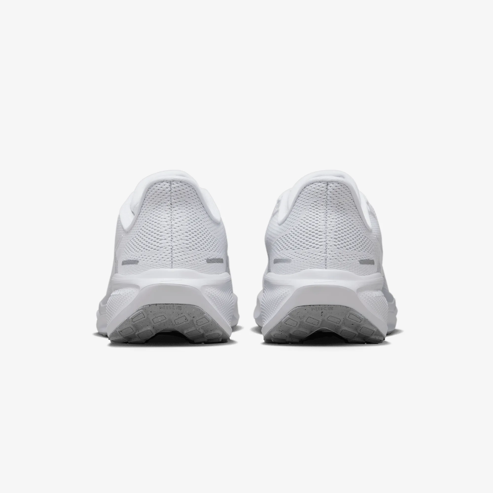 NIKE | AIR ZOOM PEGASUS 41 { WHITE/WHITE-PURE PLATINUM Ergonomic form Supportive touch
