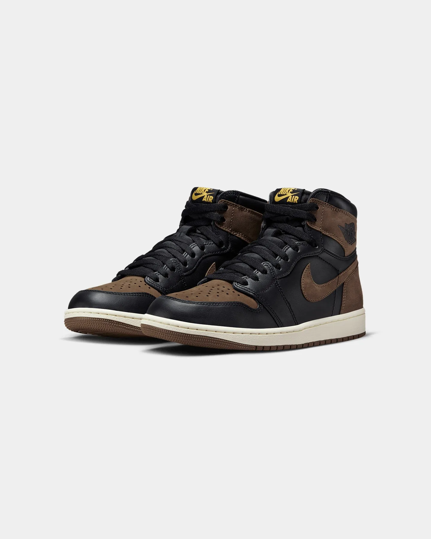 Jordan Air Jordan 1 Retro High OG "Palomino" Black/Metallic Durable outsole shape fit