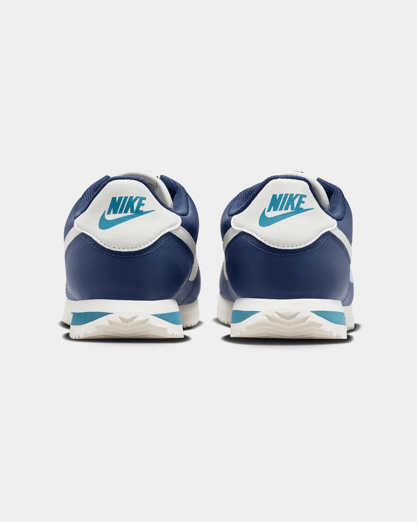 slow walk High Top Nike Cortez Midnight Navy/White