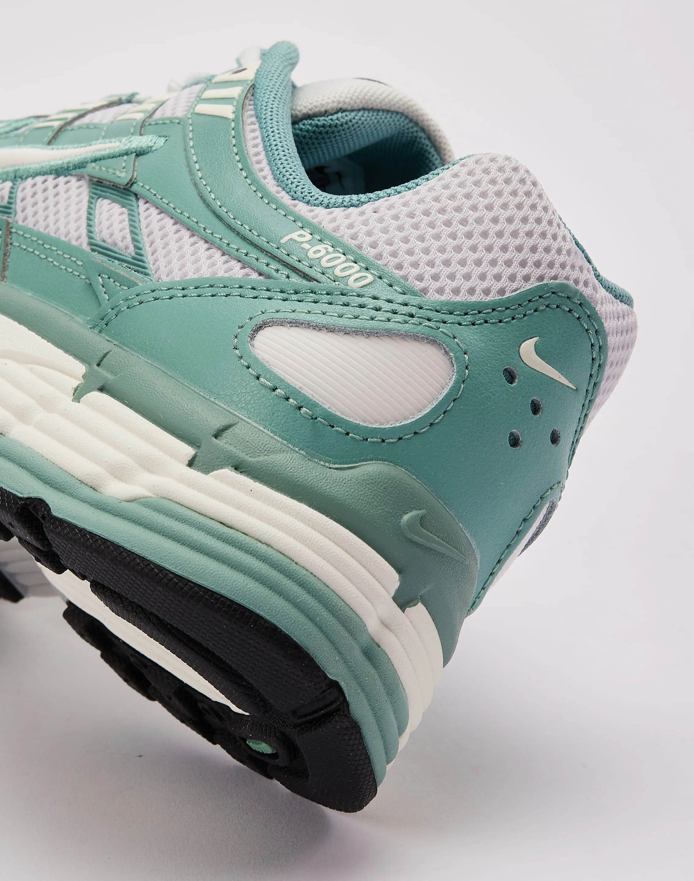 Nike P-6000 fashionable - functional shoes shock - absorbing footwear