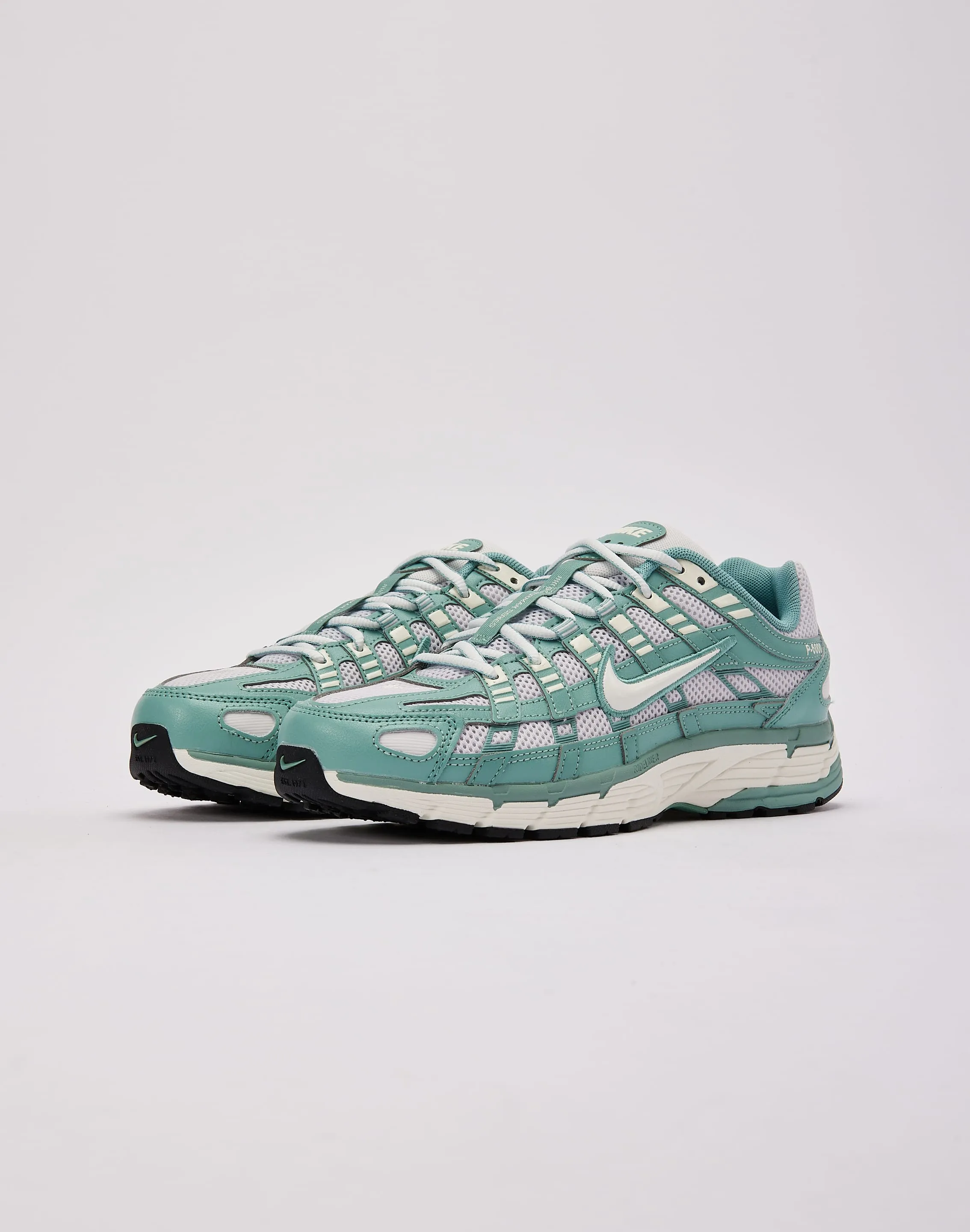 Nike P-6000 table tennis shoes