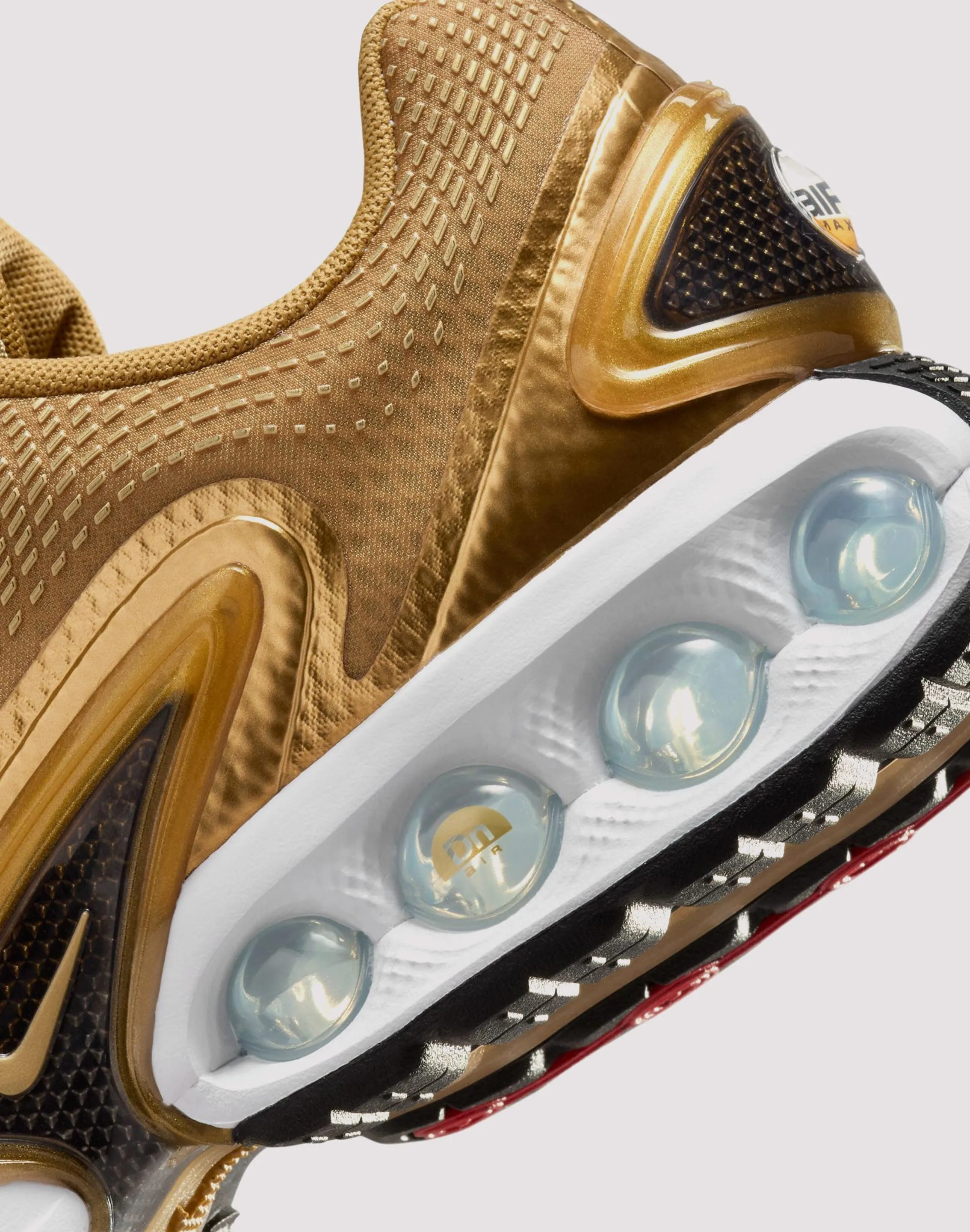 hook - and - loop running shoes Nike Air Max Dn Premium "Metallic Gold/Black/White"