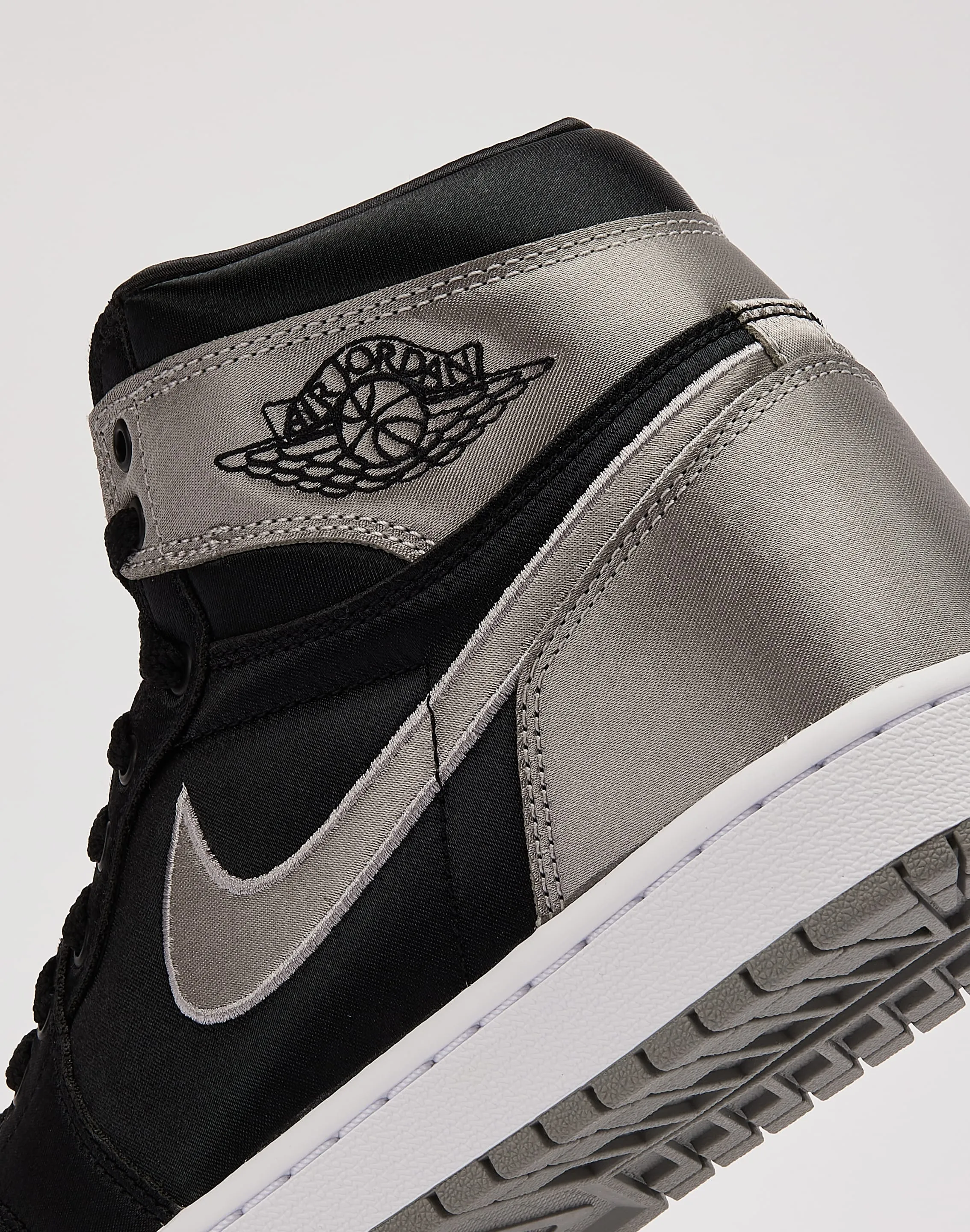 Jordan Air Jordan 1 Retro High OG 'Satin Shadow' Speed Traction Area