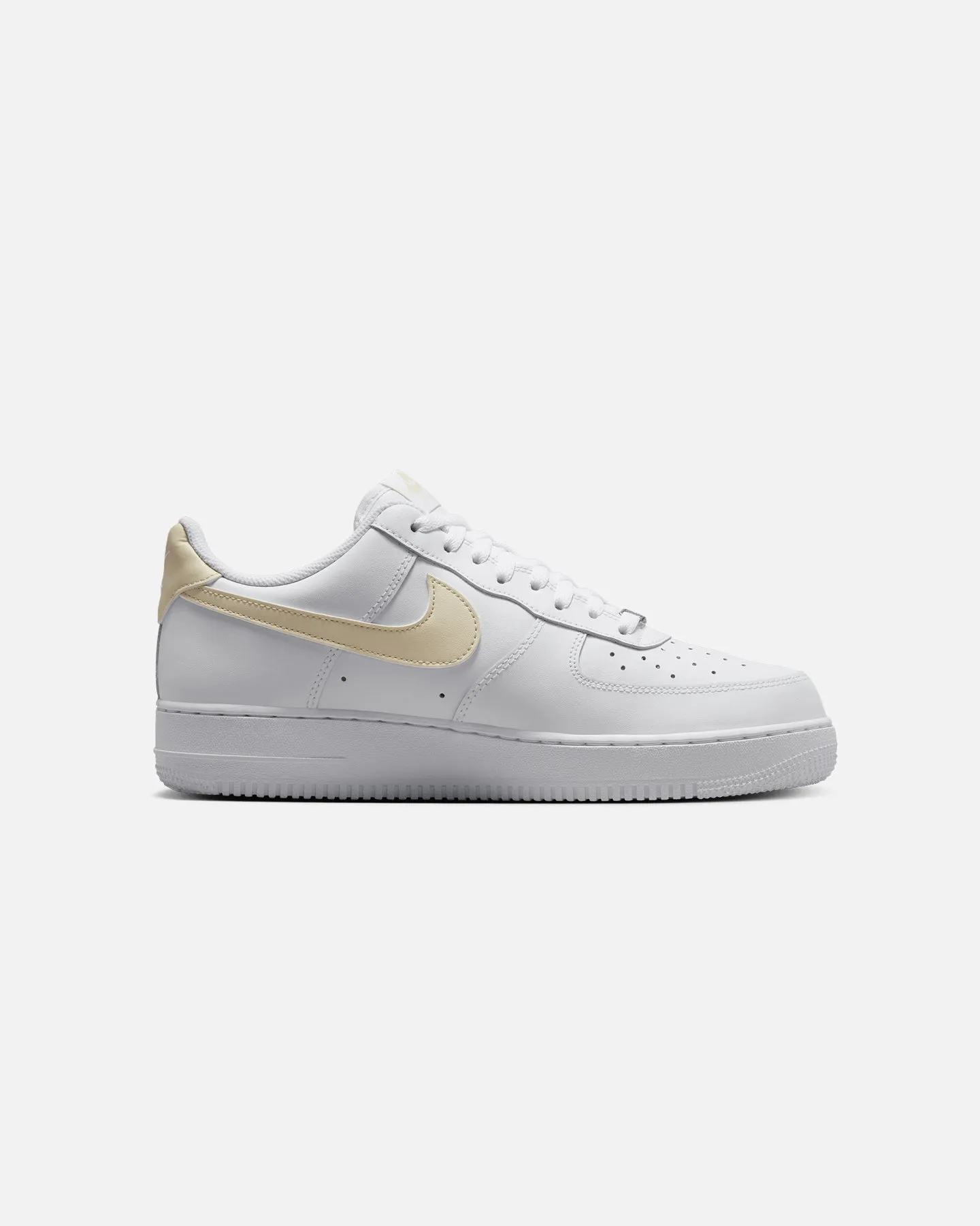 Sweat Resistant Standing Workers Rapid pace Nike Air Force 1 '07 Essentials White/Khaki