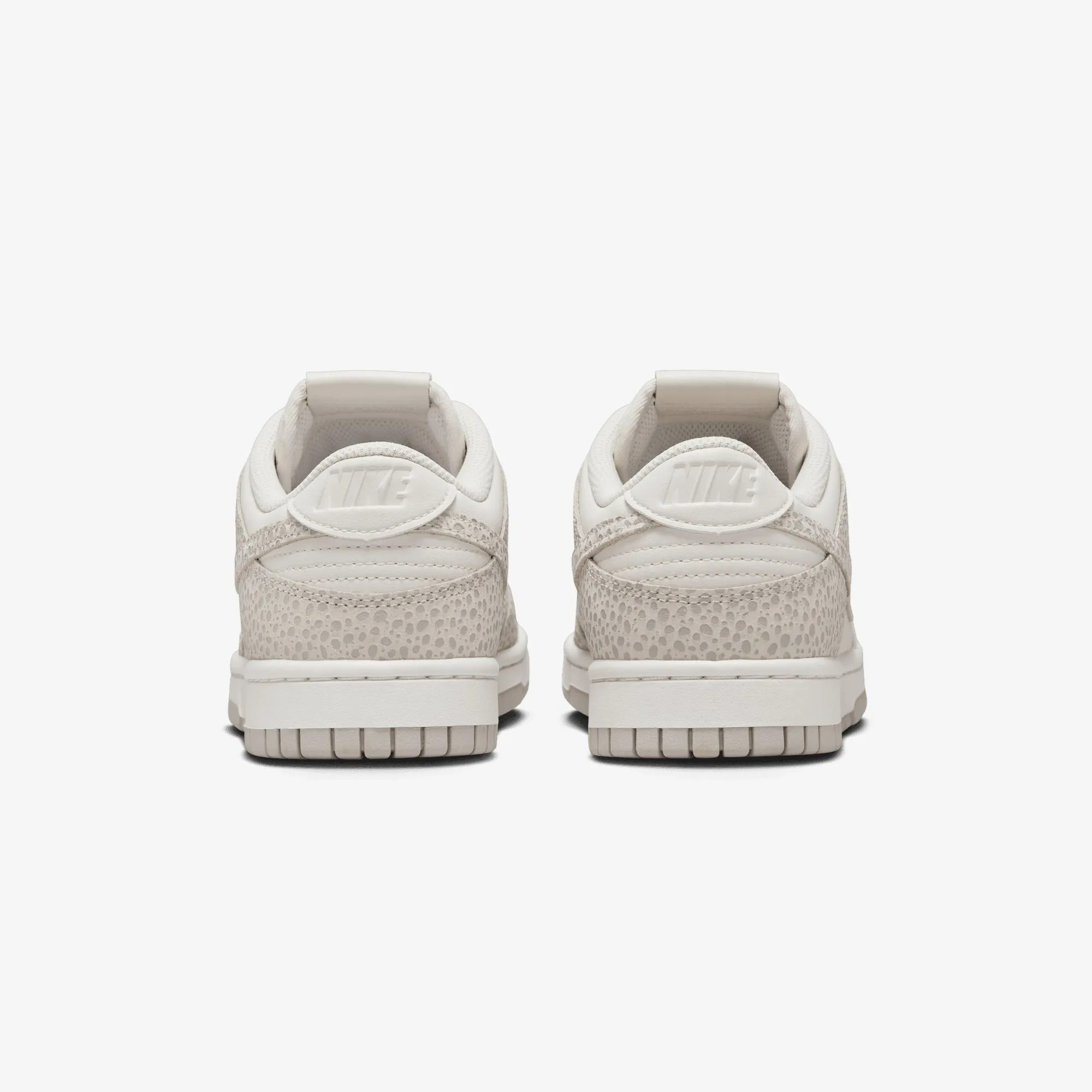 Impact Dispersion NIKE | DUNK LOW PREMIUM { PHANTOM/PHOTON DUST-LT SMOKE GREY