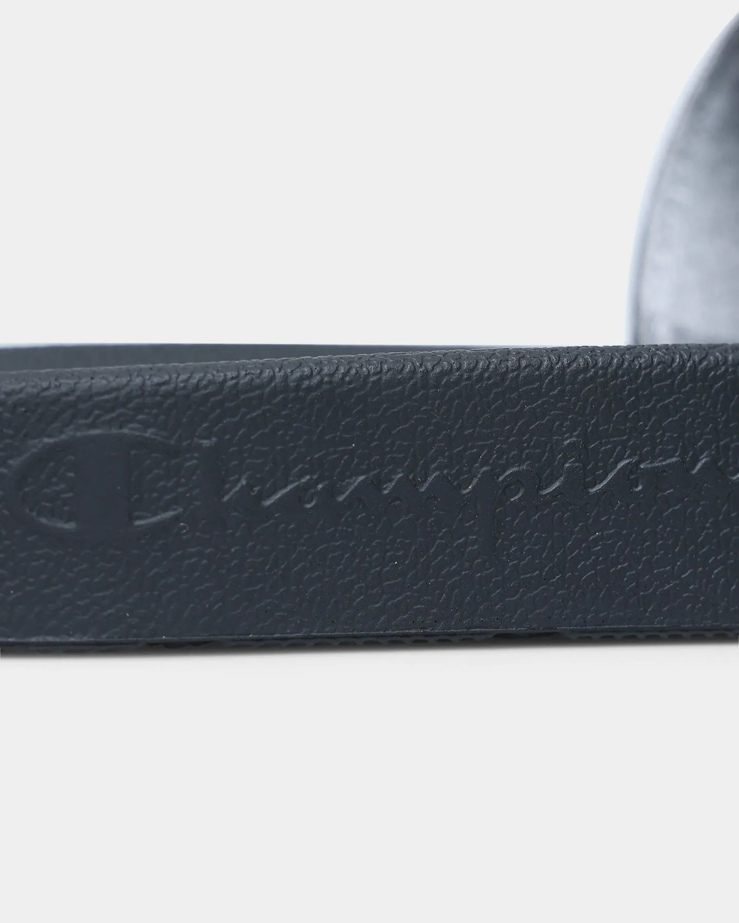 IPO Slides Black/Black Daily Chill Night Glow