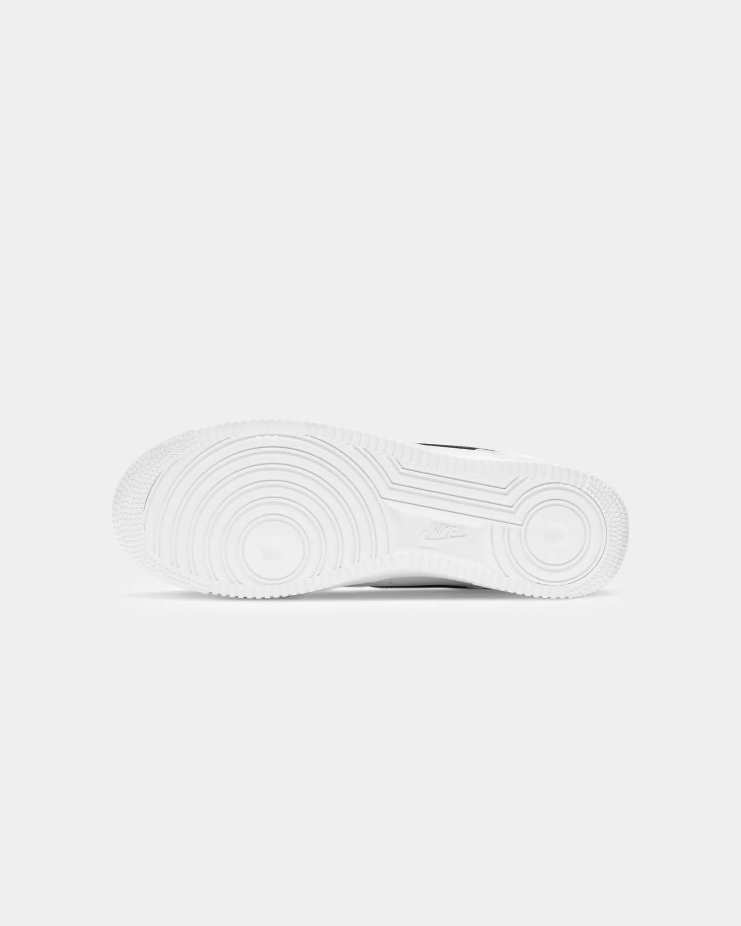 Iconic silhouette All Terrain Grip Pattern Nike Air Force 1 '07 White/Black