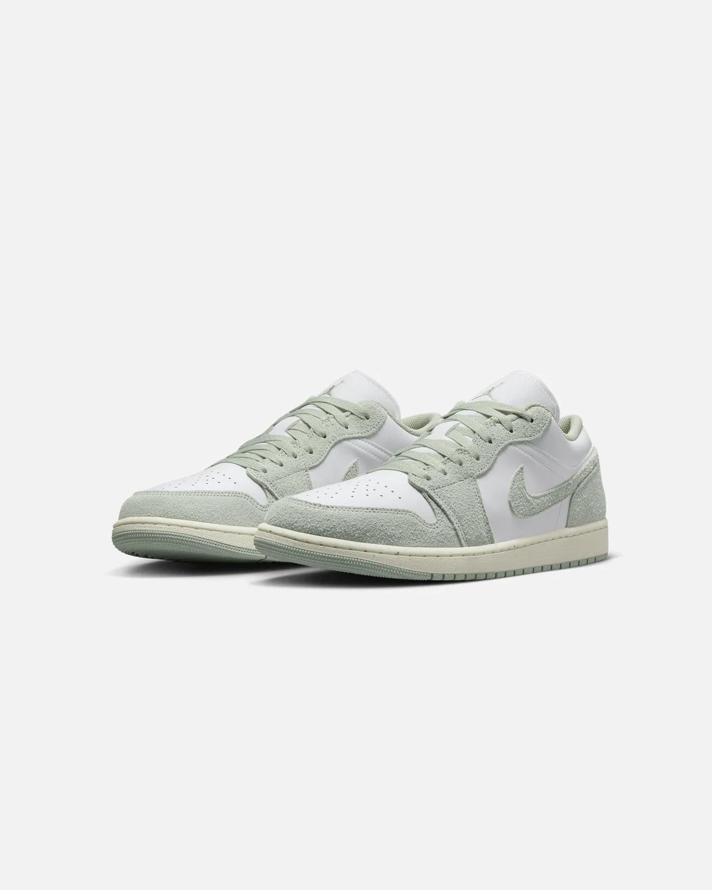 Shine Bright Shiny Tone Jordan Air Jordan 1 Low SE "Seafoam" White/Seafoam