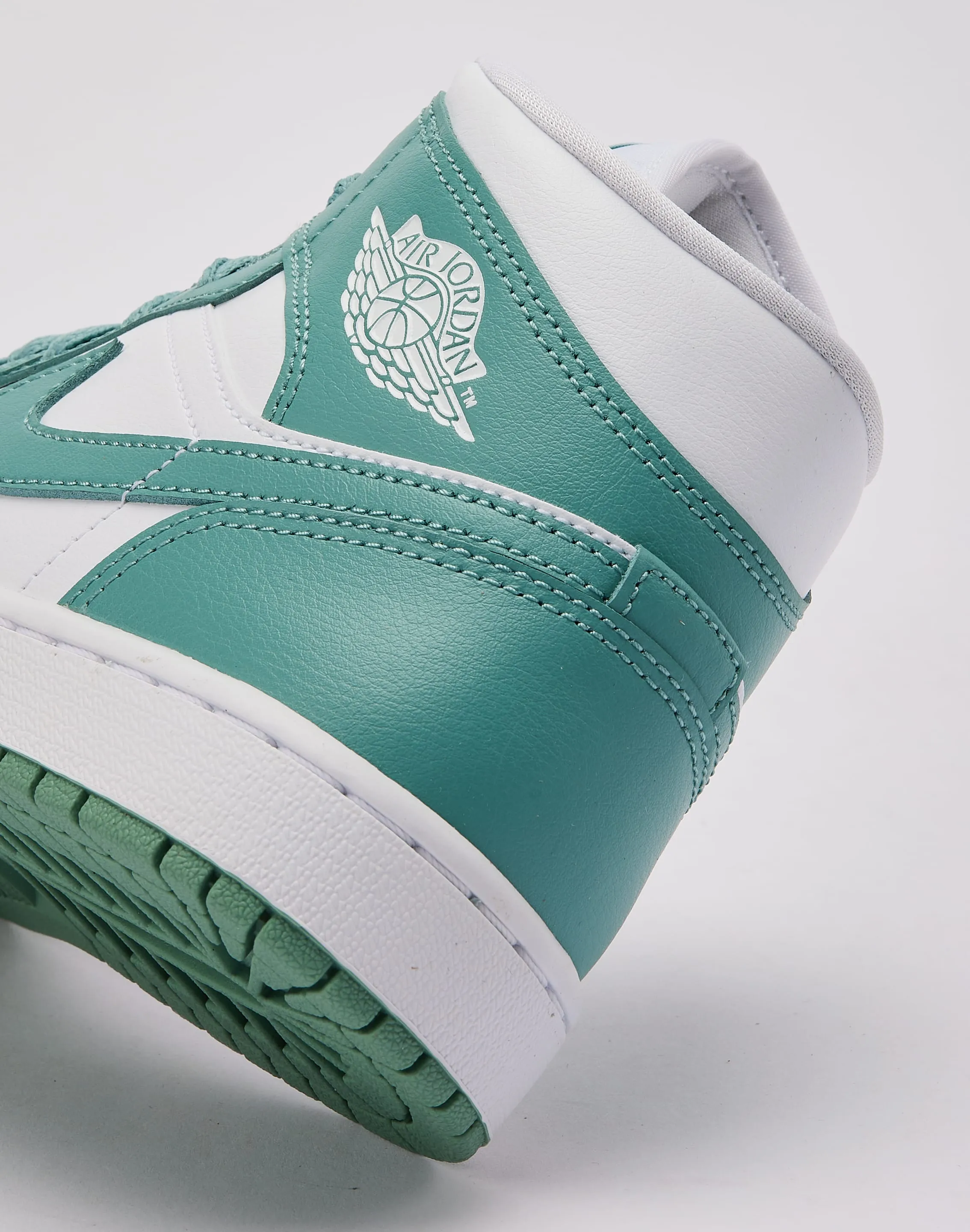 Jordan Air Jordan 1 Mid Comfort Flex