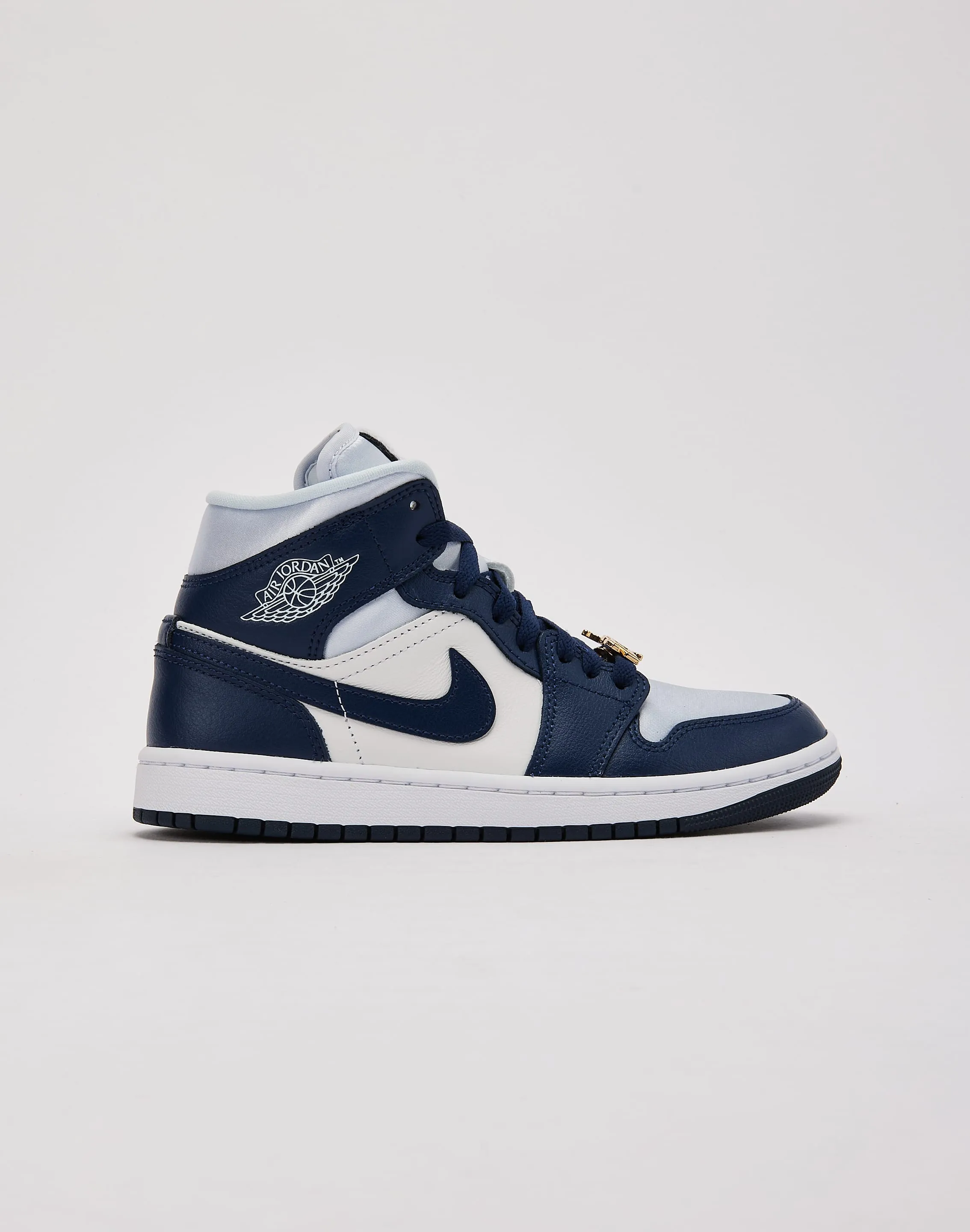 Molded Footbed Design Jordan Air Jordan 1 Mid SE
